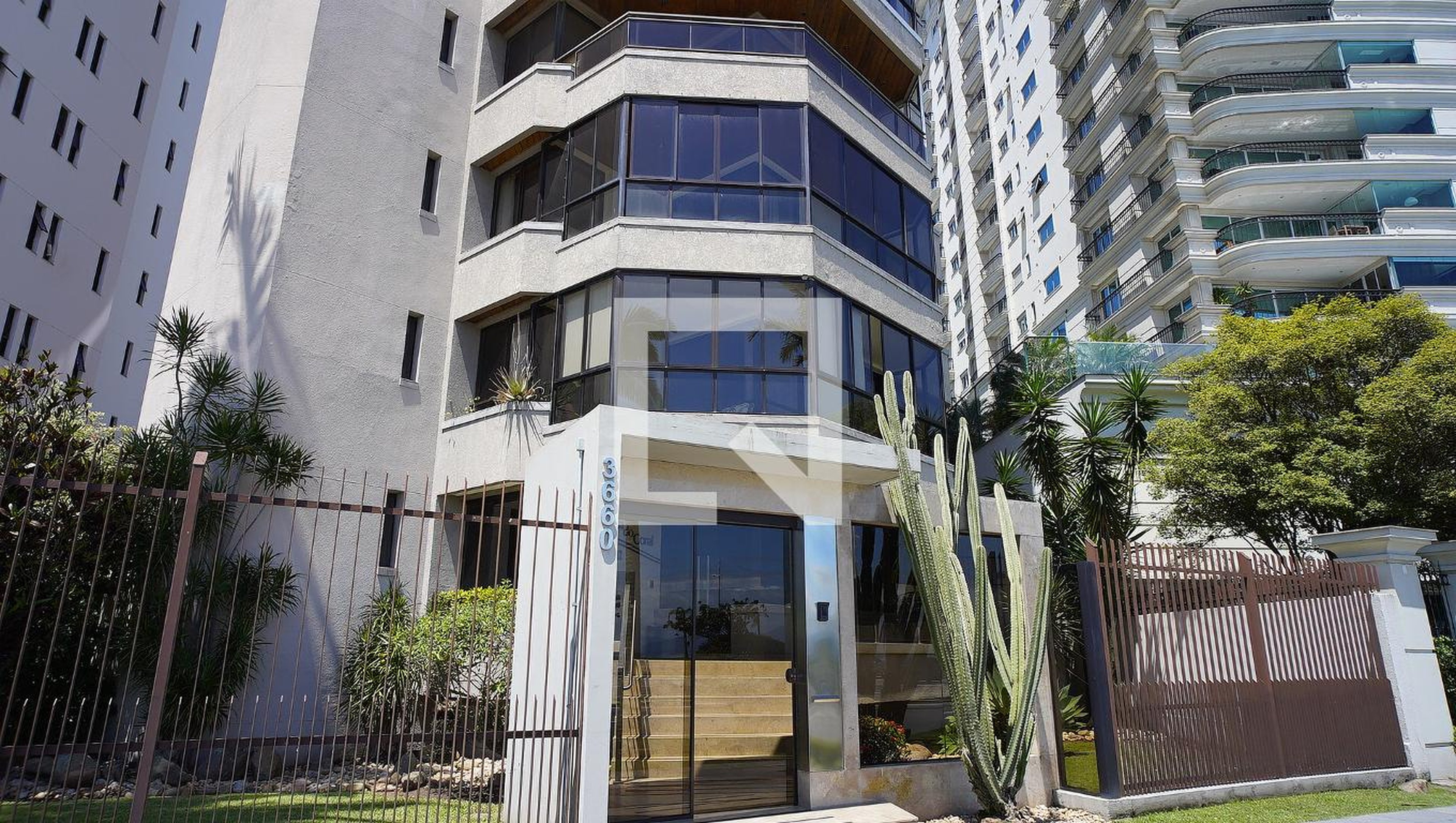 Fachada Condomínio em Rua Rui Barbosa, 35