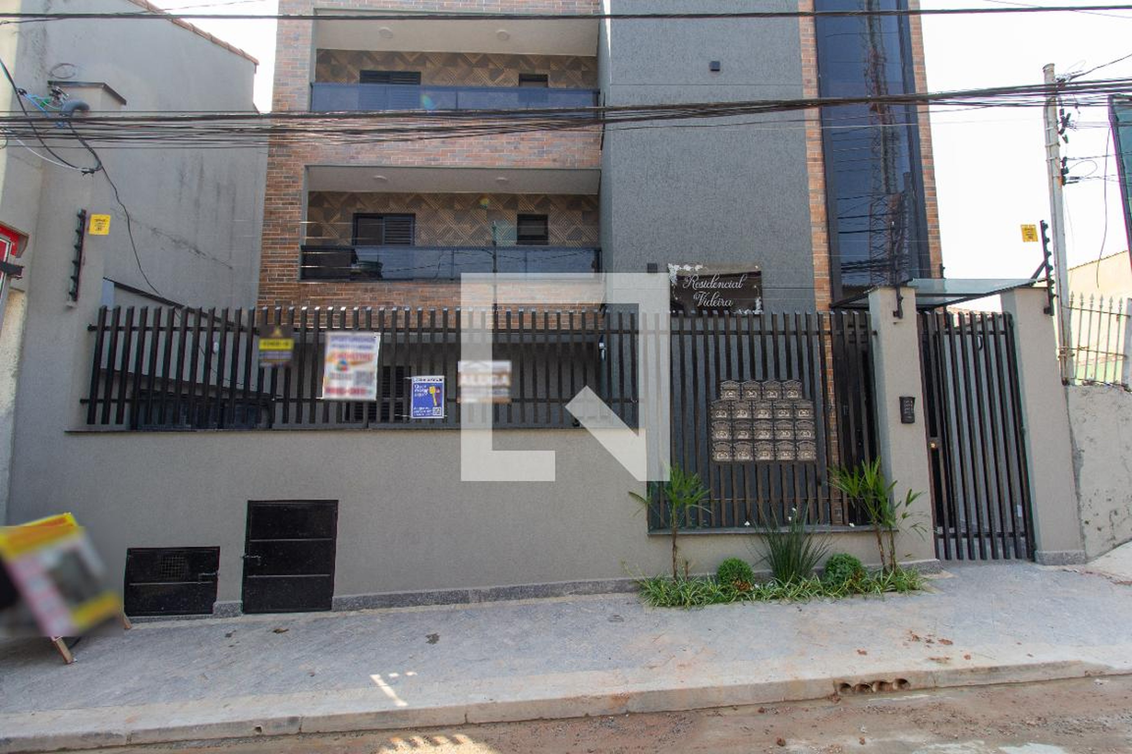 Fachada Condomínio em Rua Videira, 56