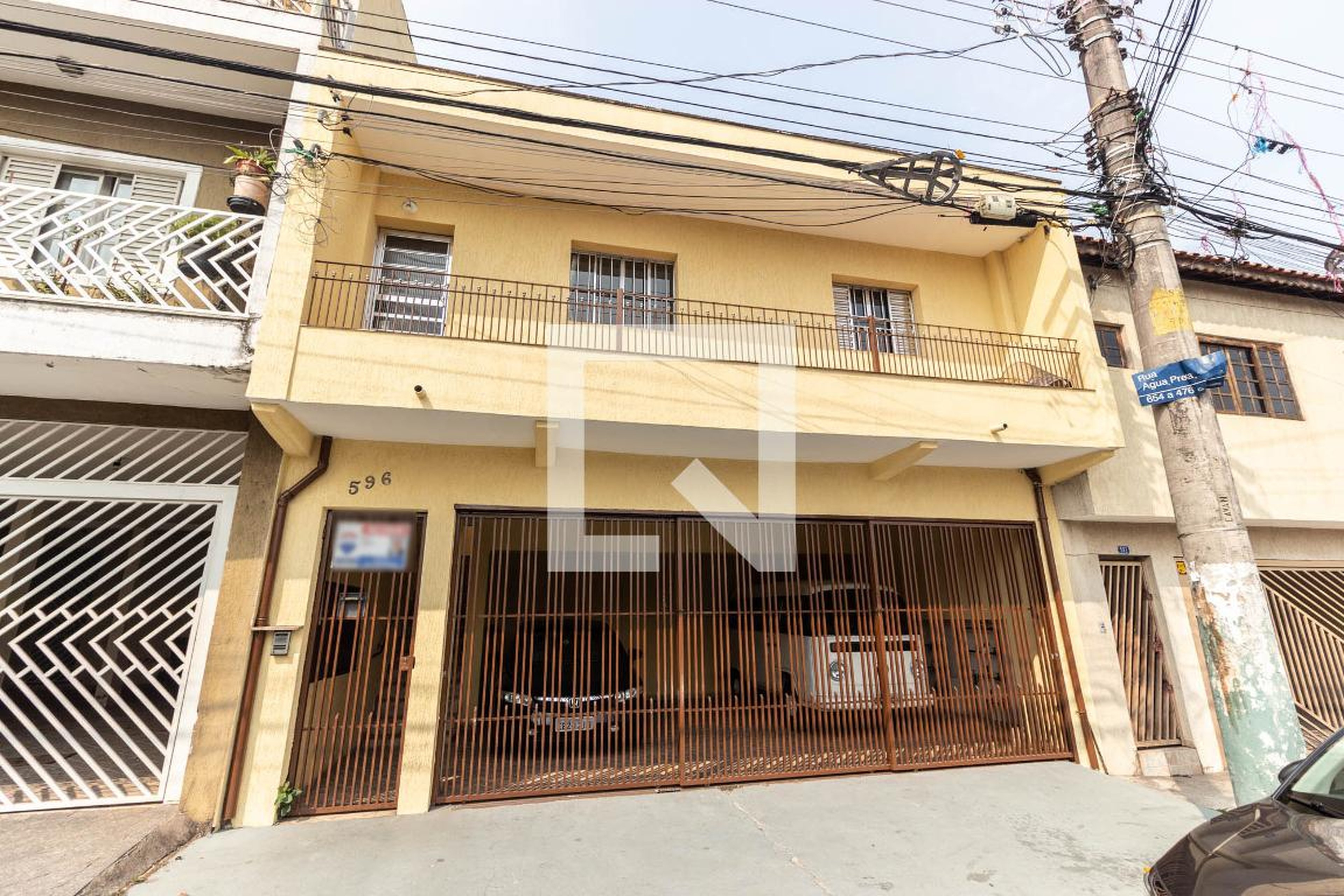 Fachada Condomínio em Rua Água Preta, 596