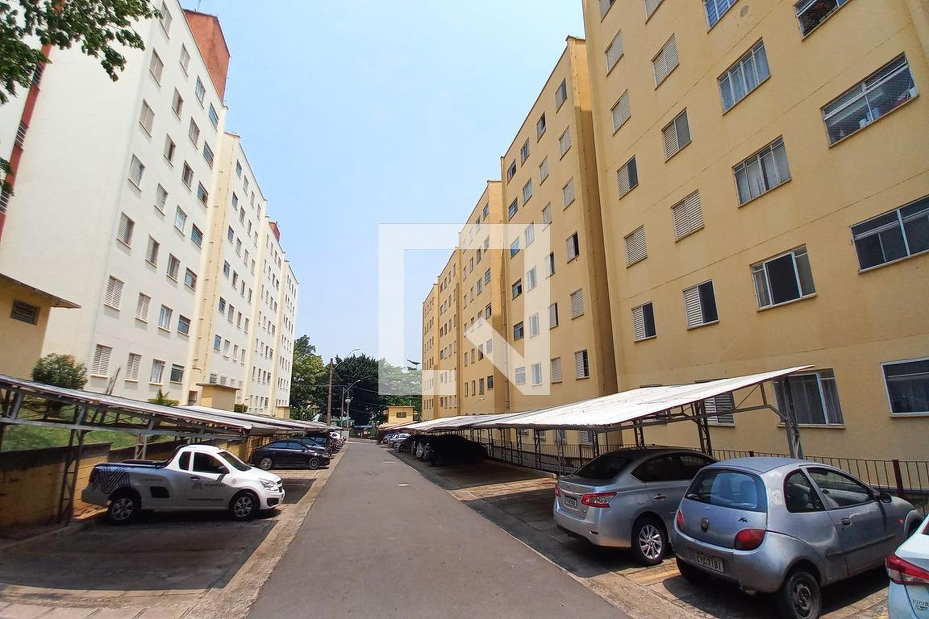 Fachada do Condomínio Condomínio em Rua Angela Russo Tafner, 55