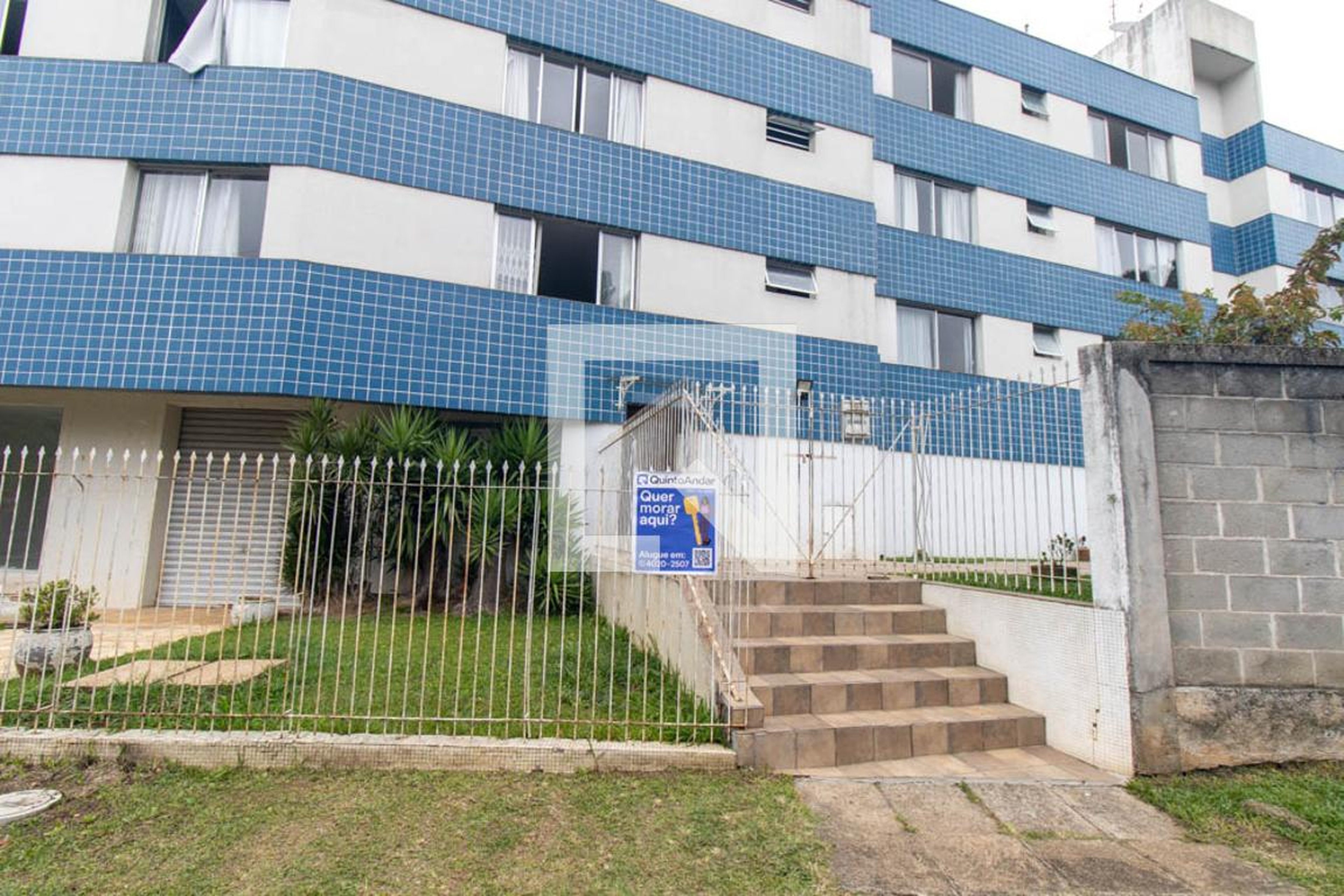 Fachada do Condomínio Condomínio em Rua Floriano Essenfelder, 328