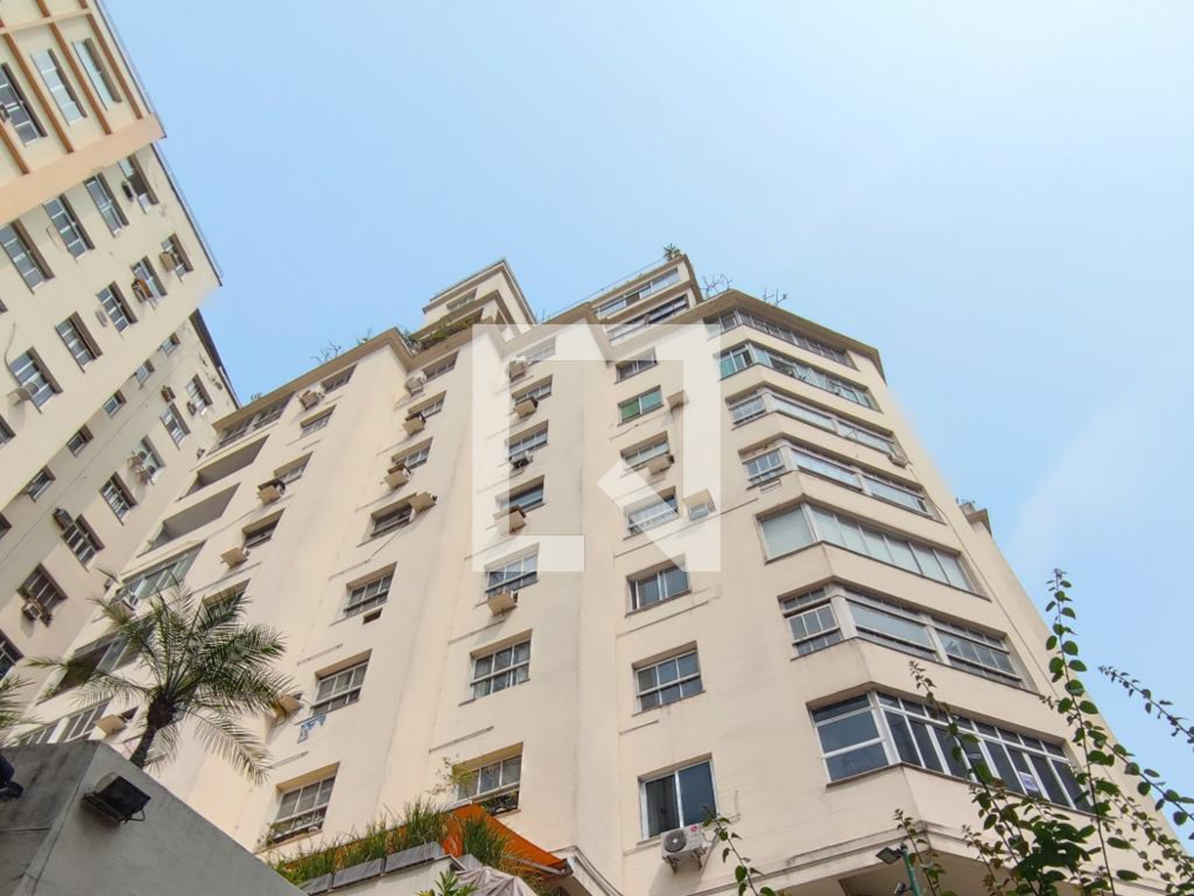 Fachada Condomínio em Rua Djalma Ulrich, 270