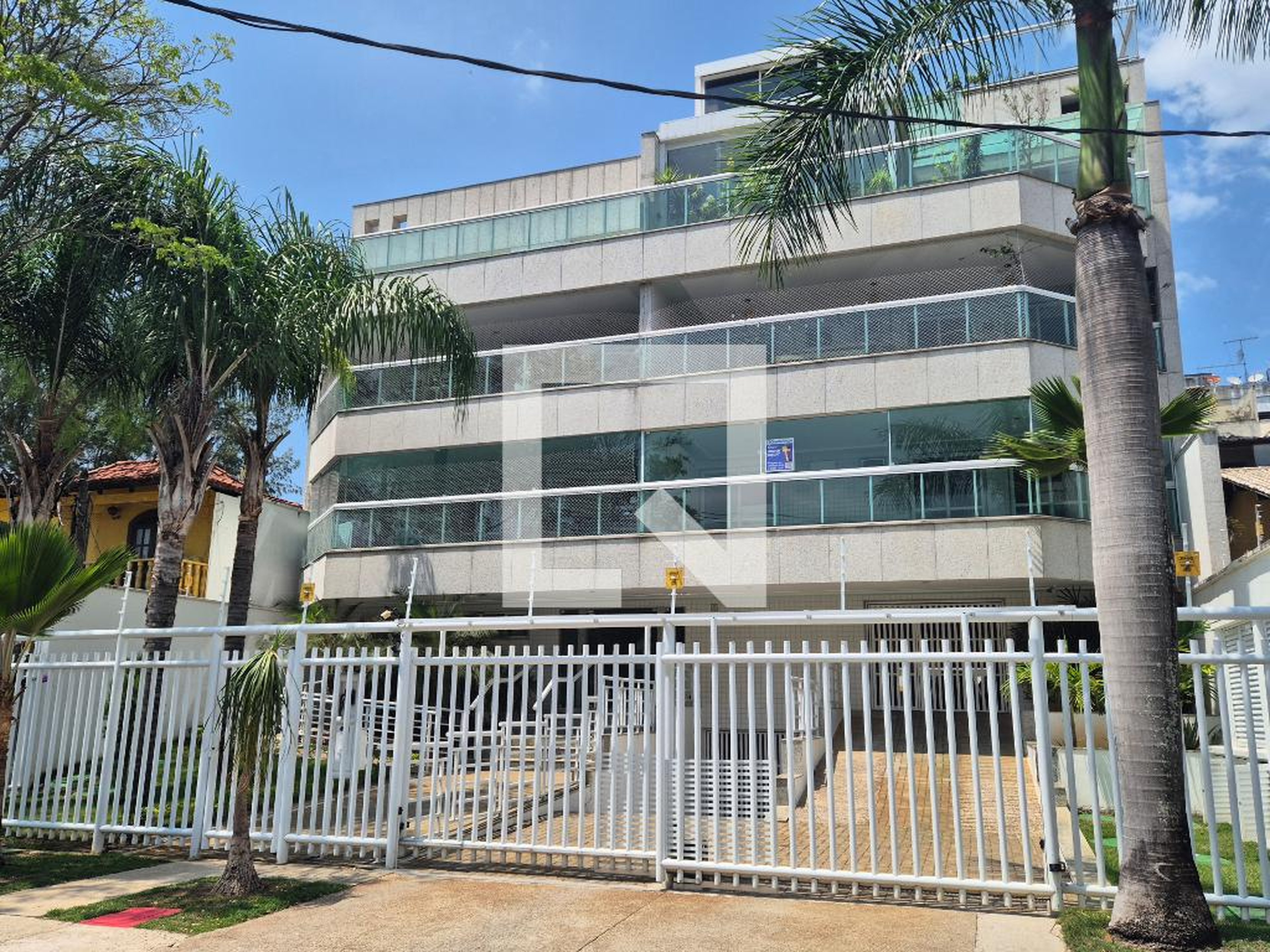 Fachada do Prédio Condomínio em Rua Almirante Ary Rongel, 370