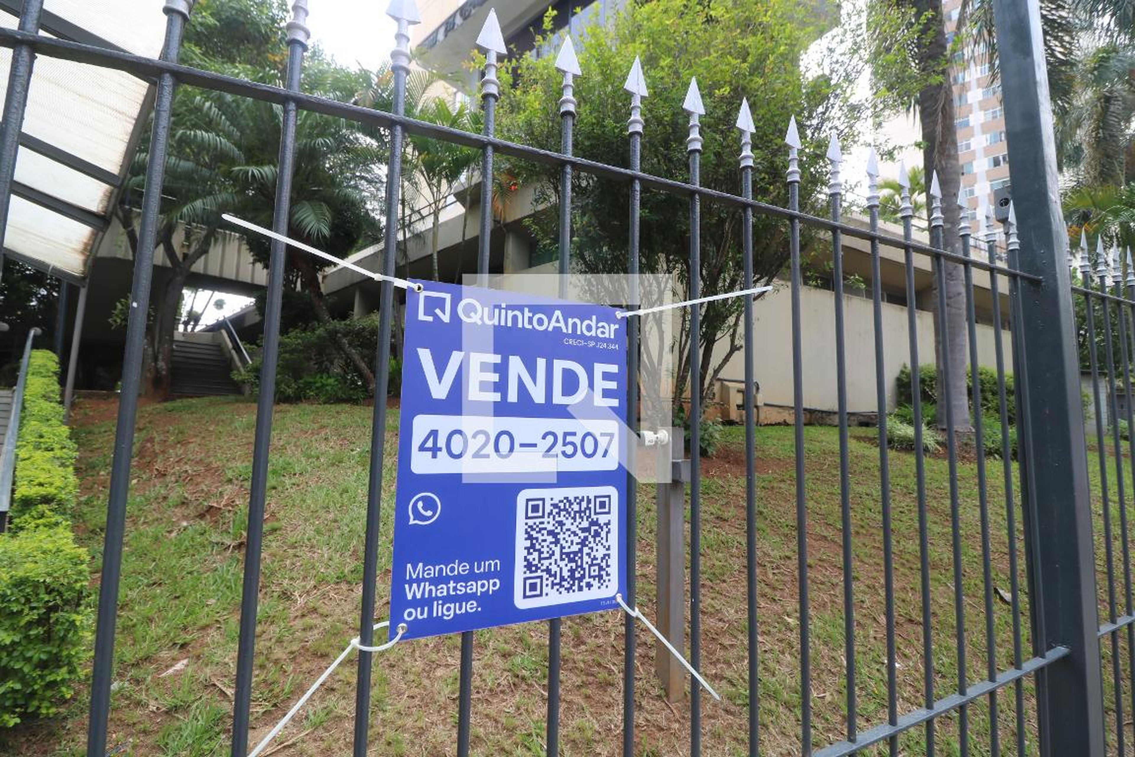 Fachada Condomínio em Rua Glória do Goitá, 154