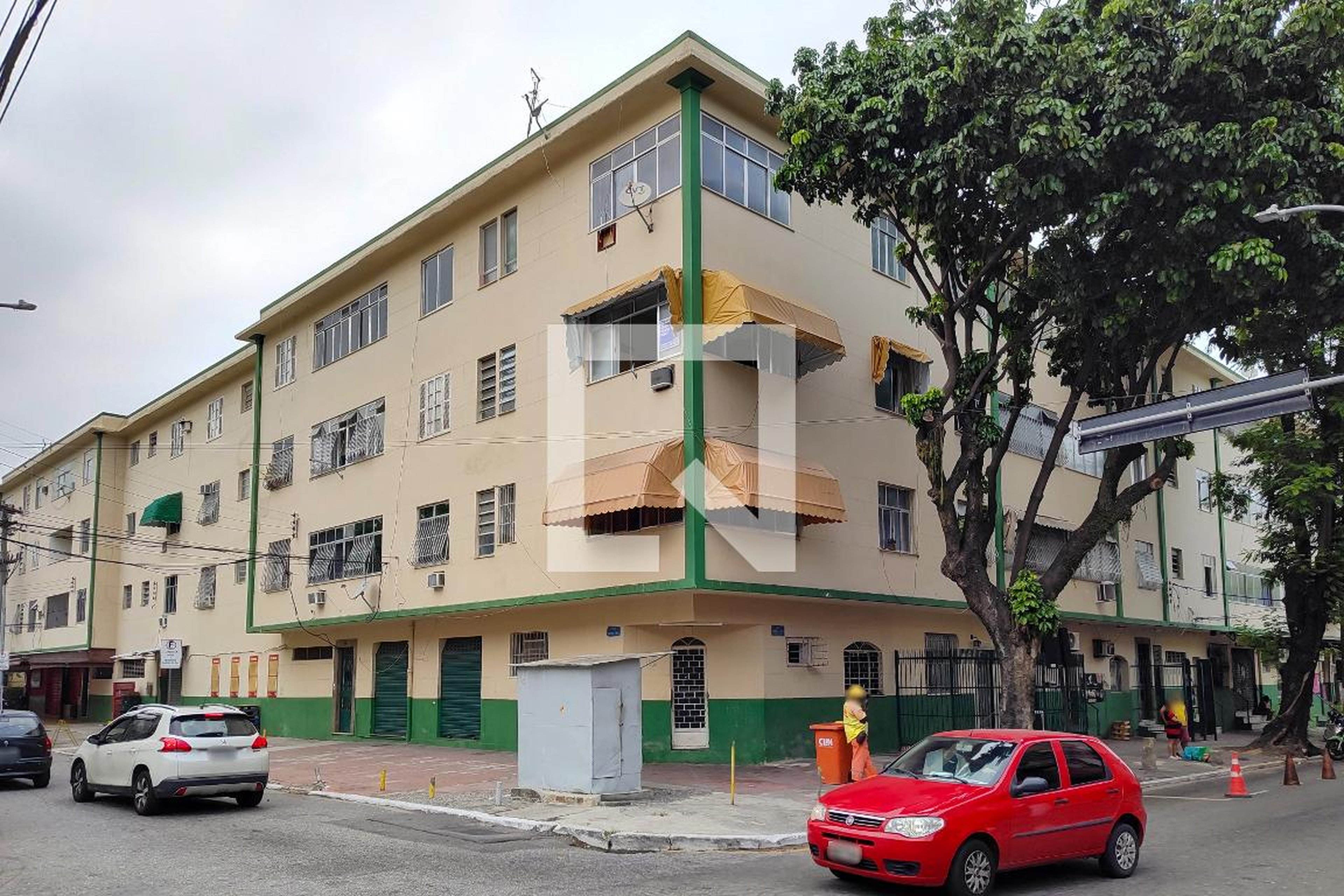 Fachada do Prédio Condomínio em Rua Antônio Silva, 94