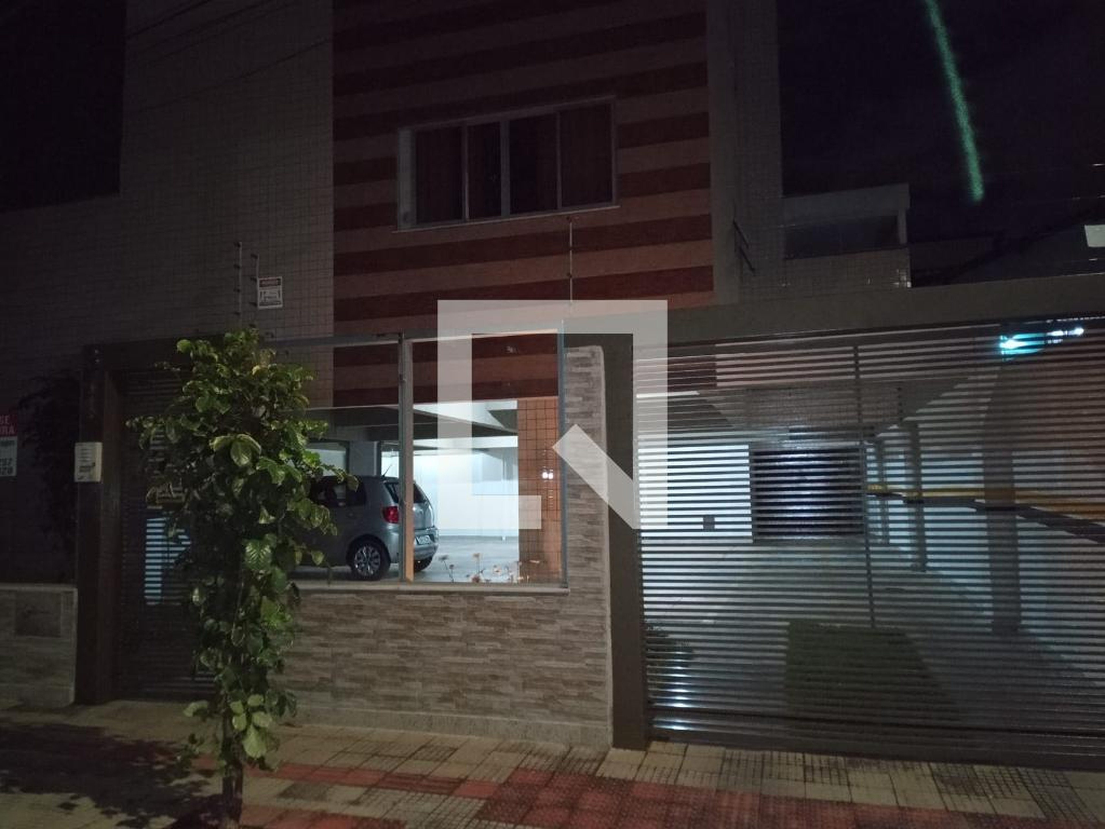 Fachada Condomínio em Rua Gerson Morethzon, 374