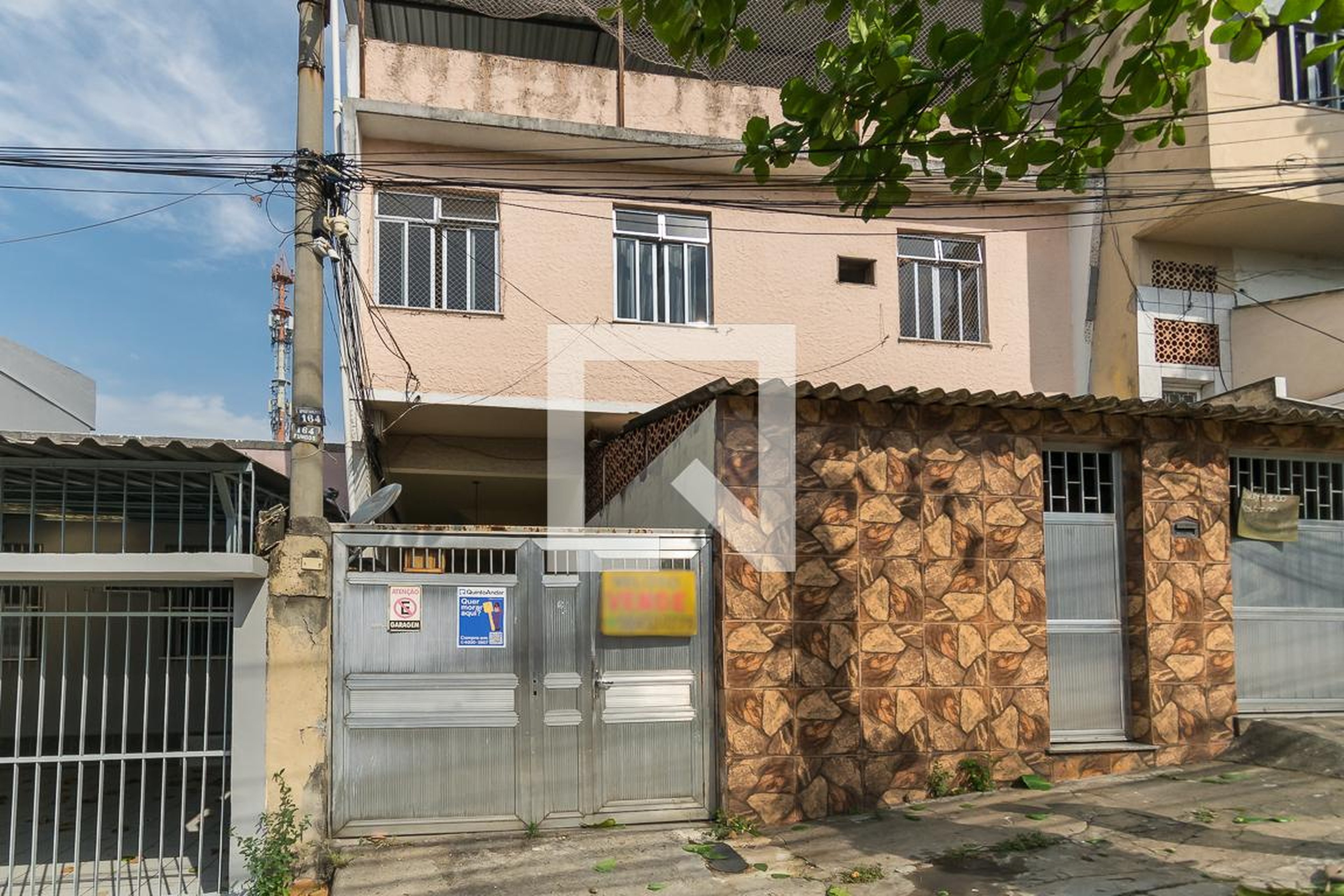 Fachada do Prédio Condomínio em Rua Tiboim, 164