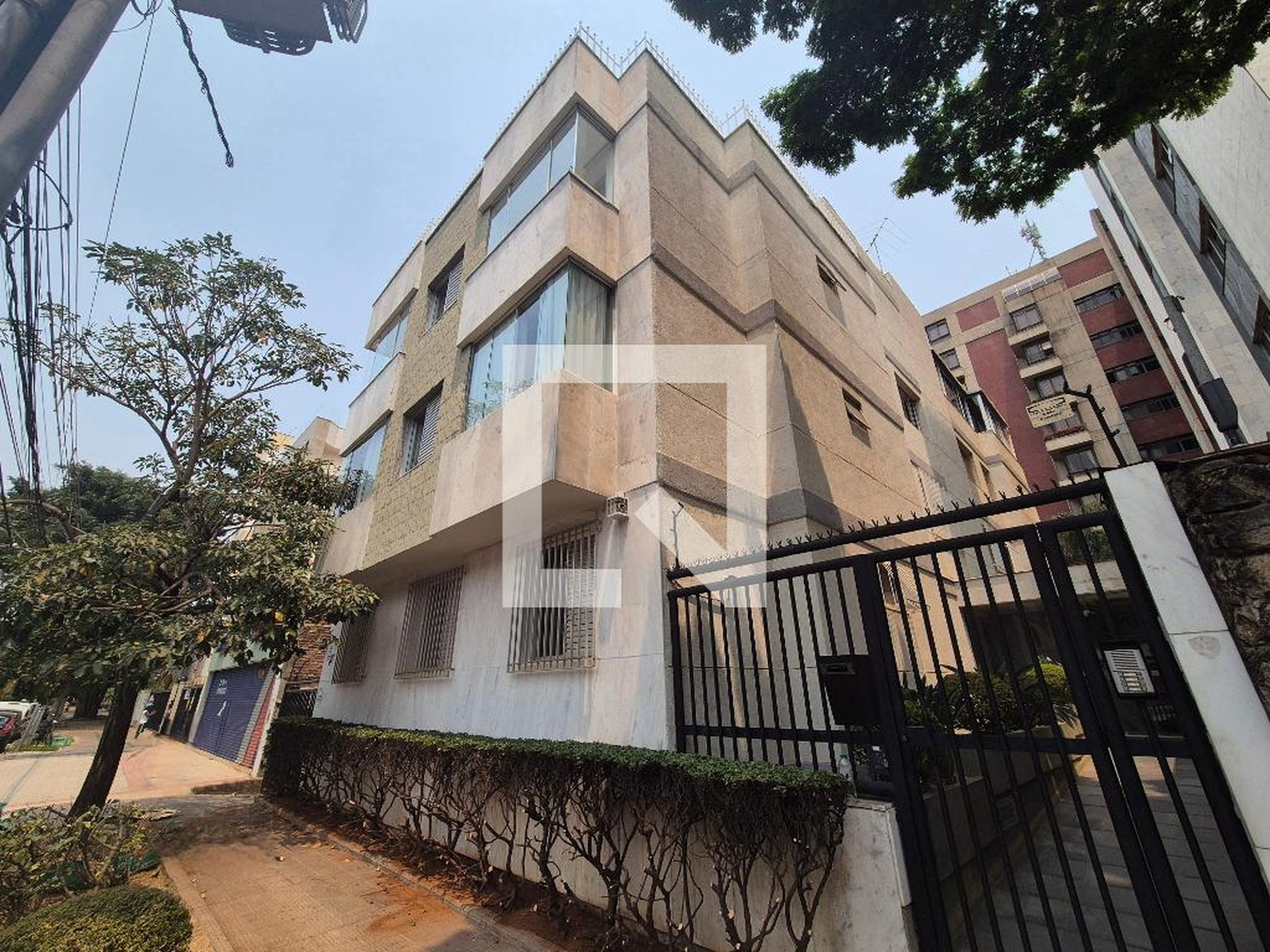 Fachada Condomínio em Avenida dos Bandeirantes, 453