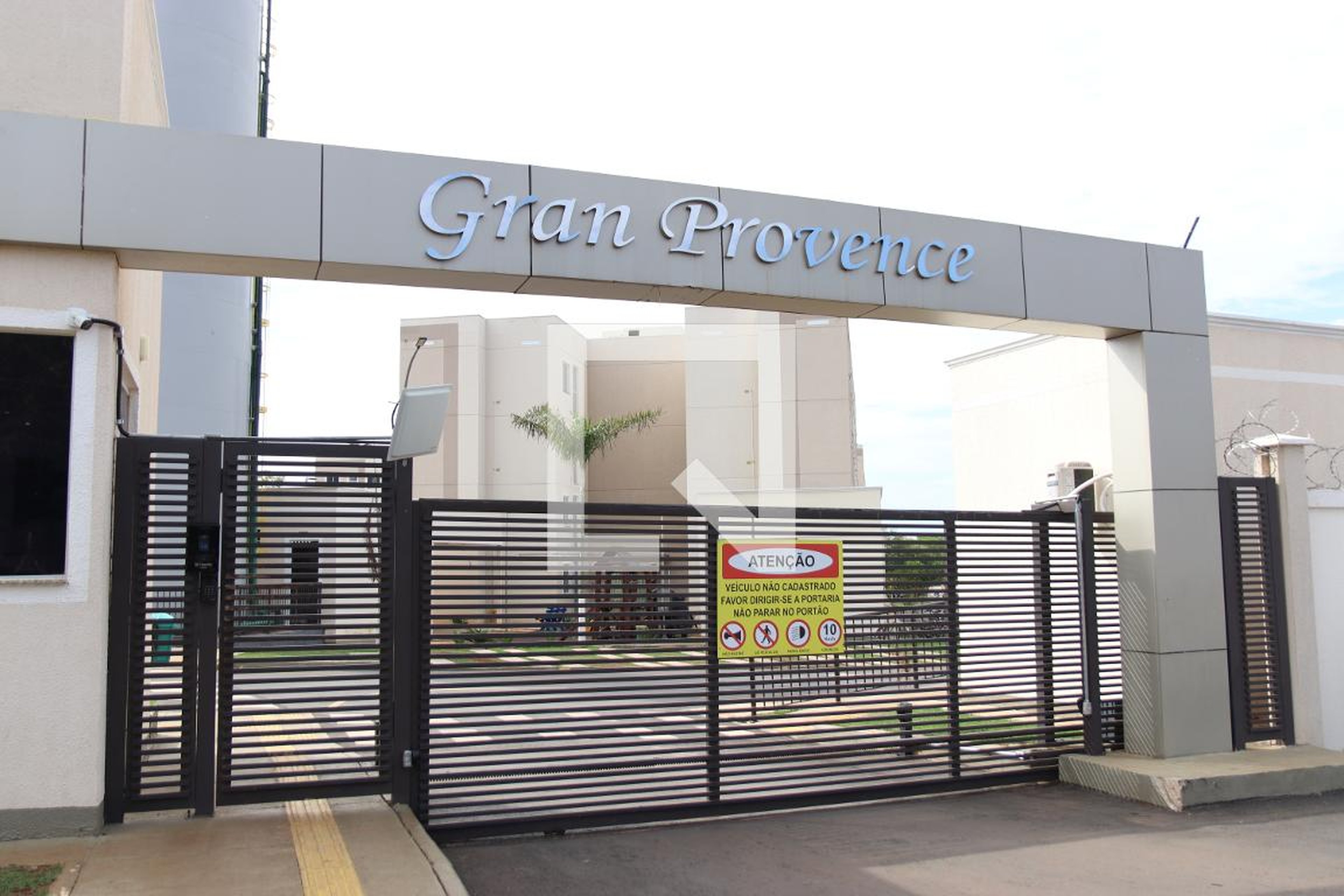 Fachada Condomínio em Viela Quadra 32, 87