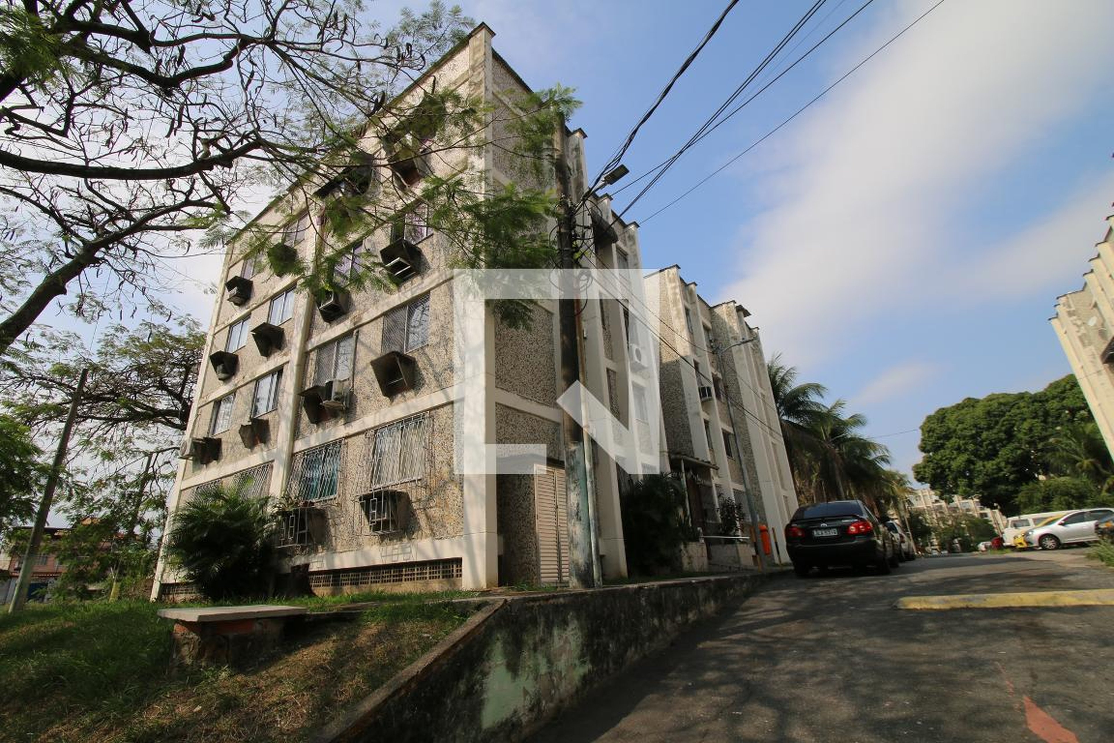 Fachada do Prédio Condomínio em Rua Almirante Isaías de Noronha, 40