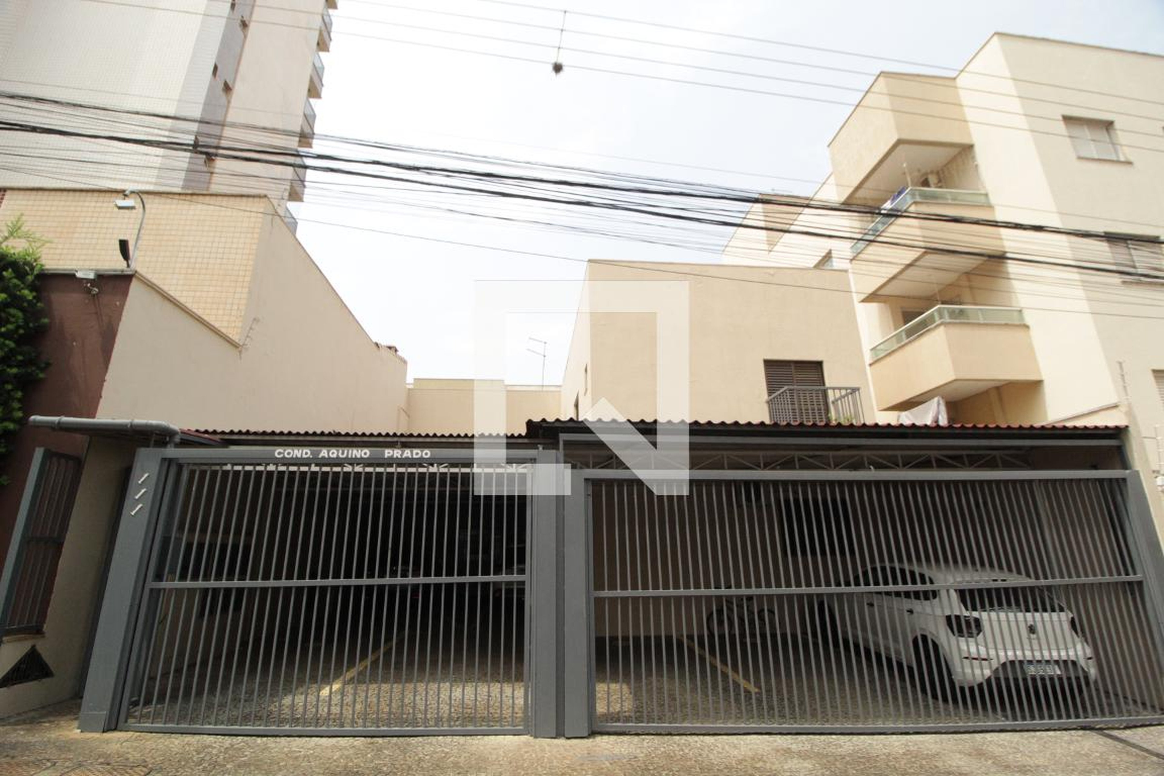 Fachada Condomínio em Rua Sapucaí, 111