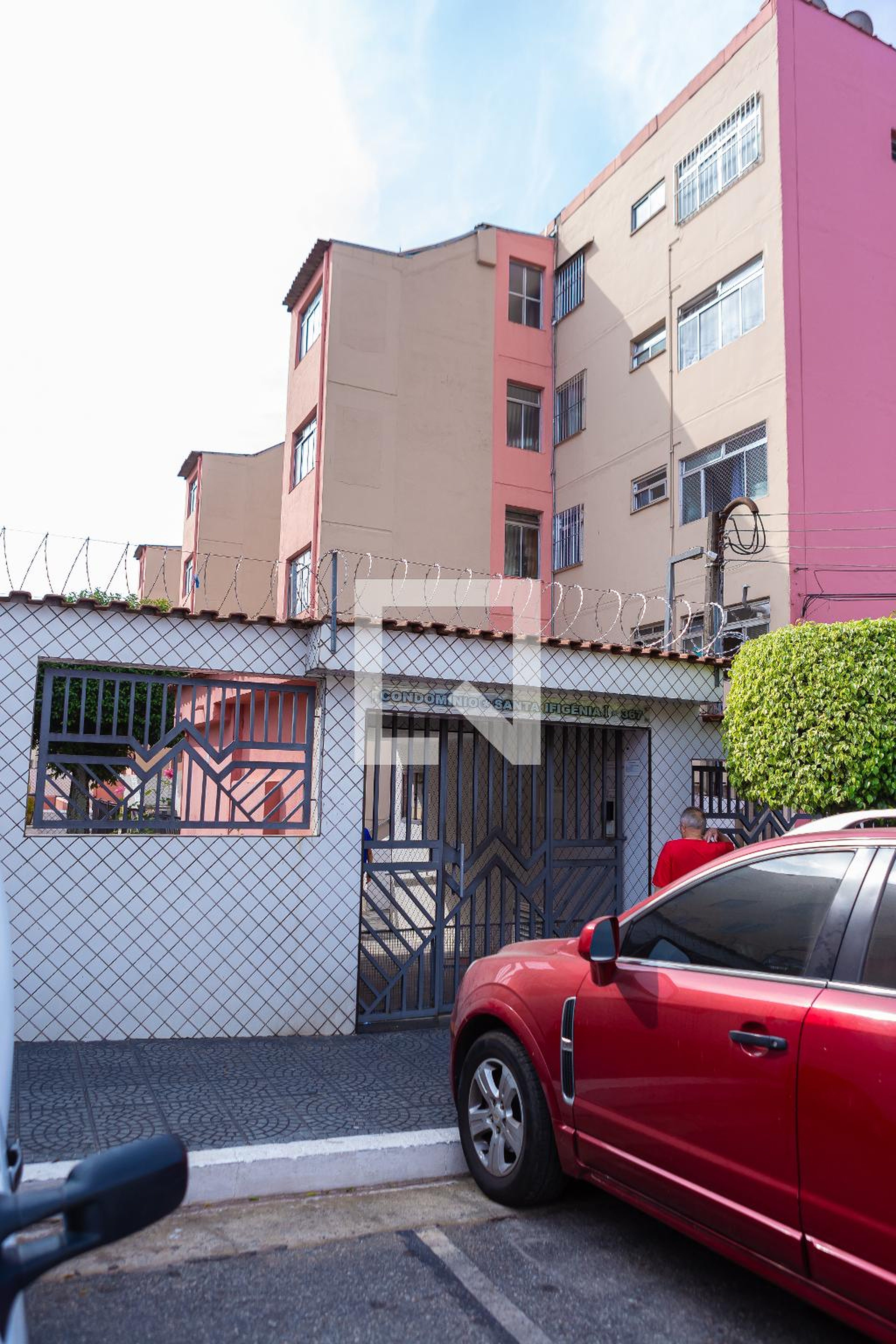 Fachada Condomínio em Rua Padre Estevão de Oliveira, 367