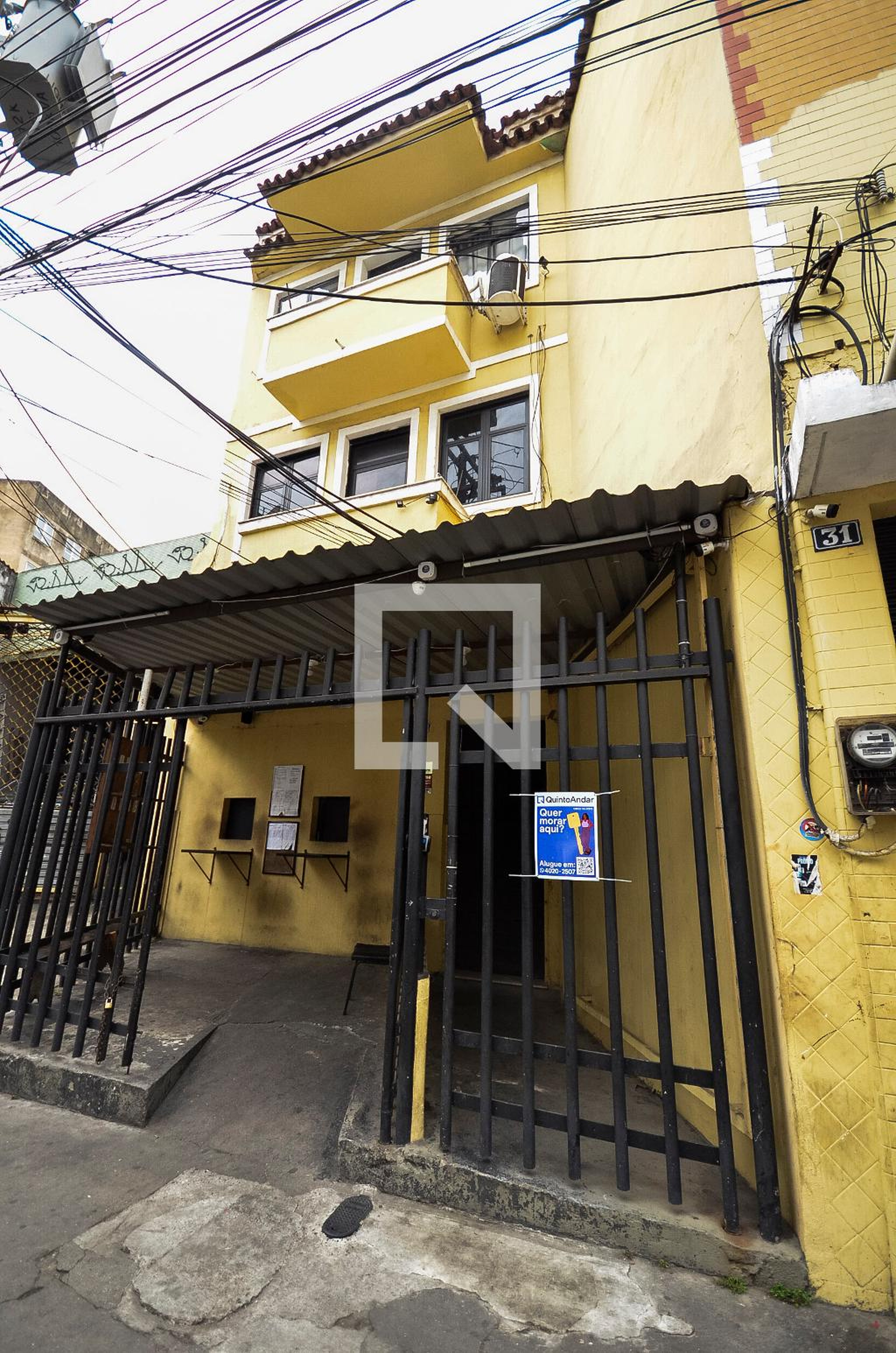Fachada Condomínio em Rua do Matoso, 31