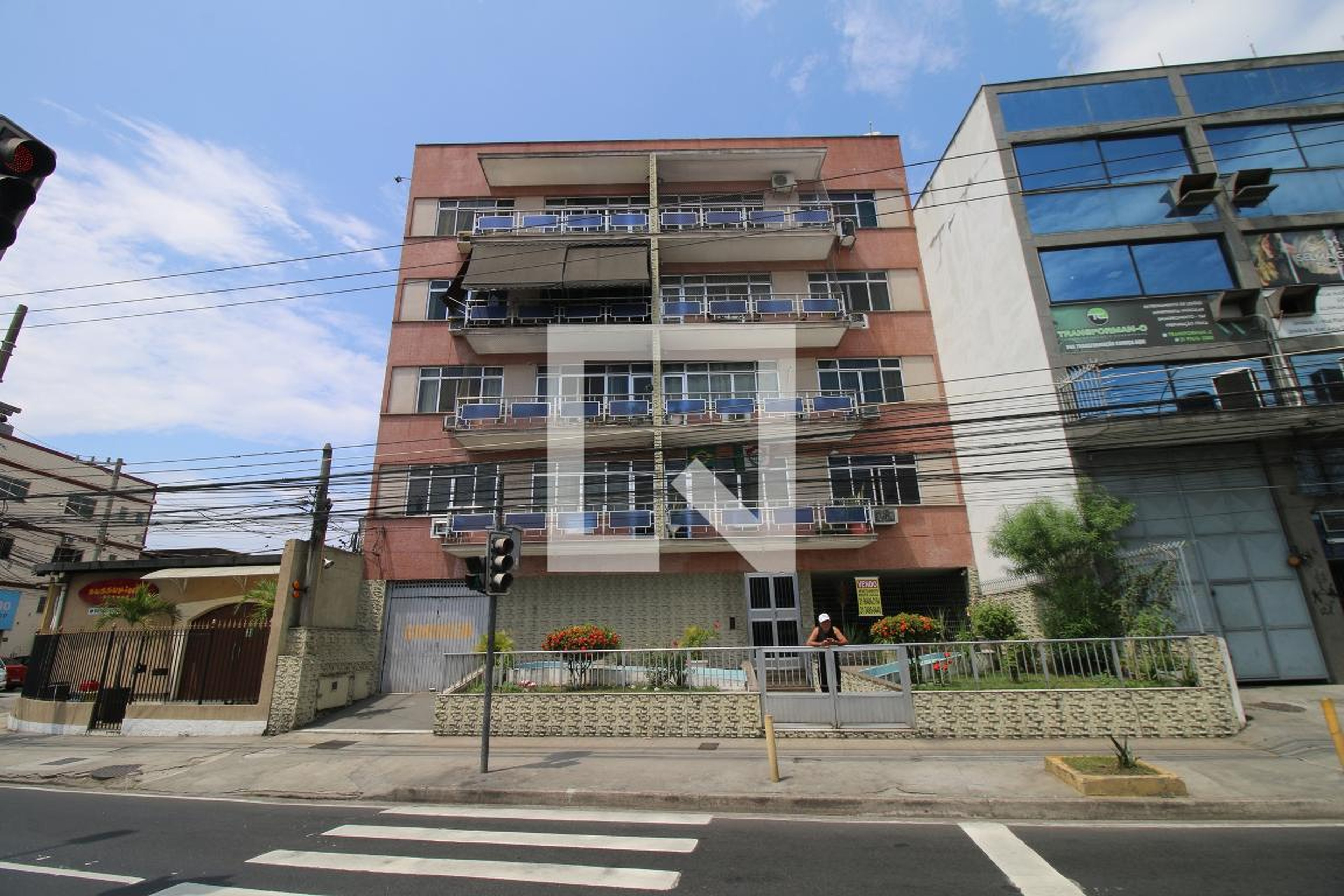 Fachada do Prédio Condomínio em Estrada da Água Grande, 600