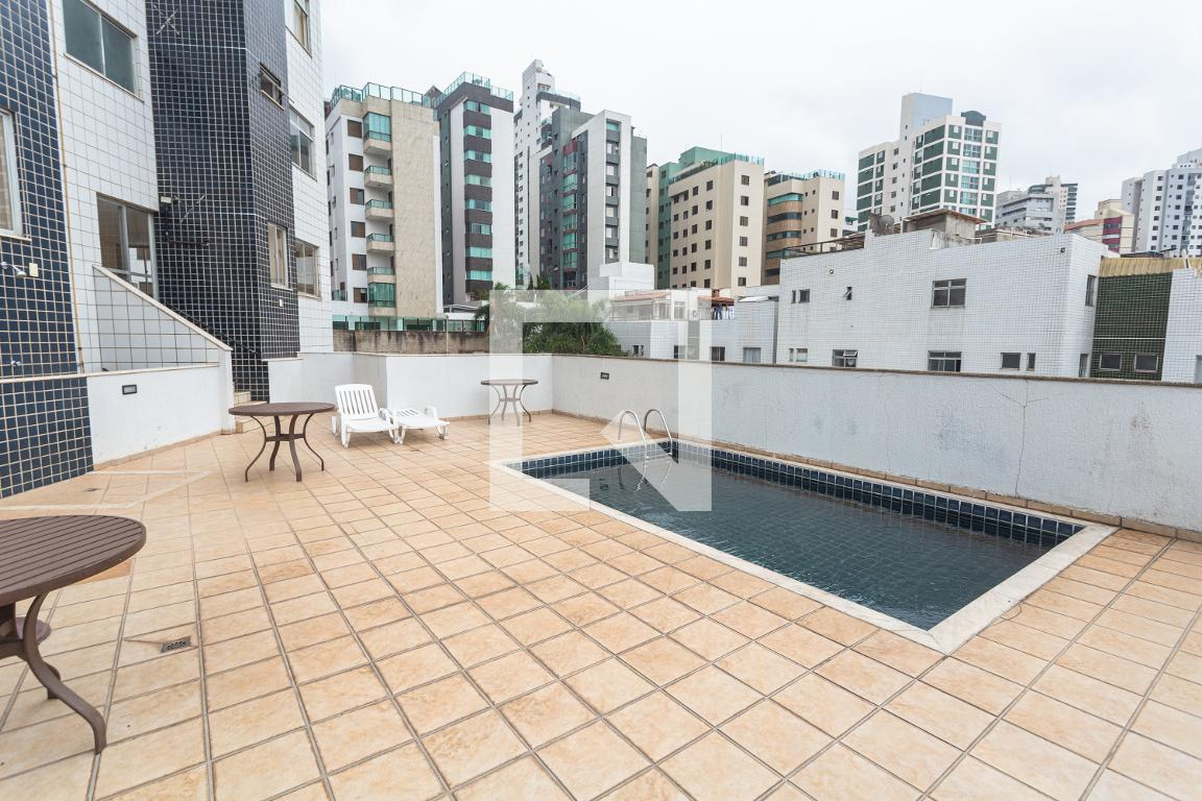 Área da Piscina - Edifício Iris Residence
