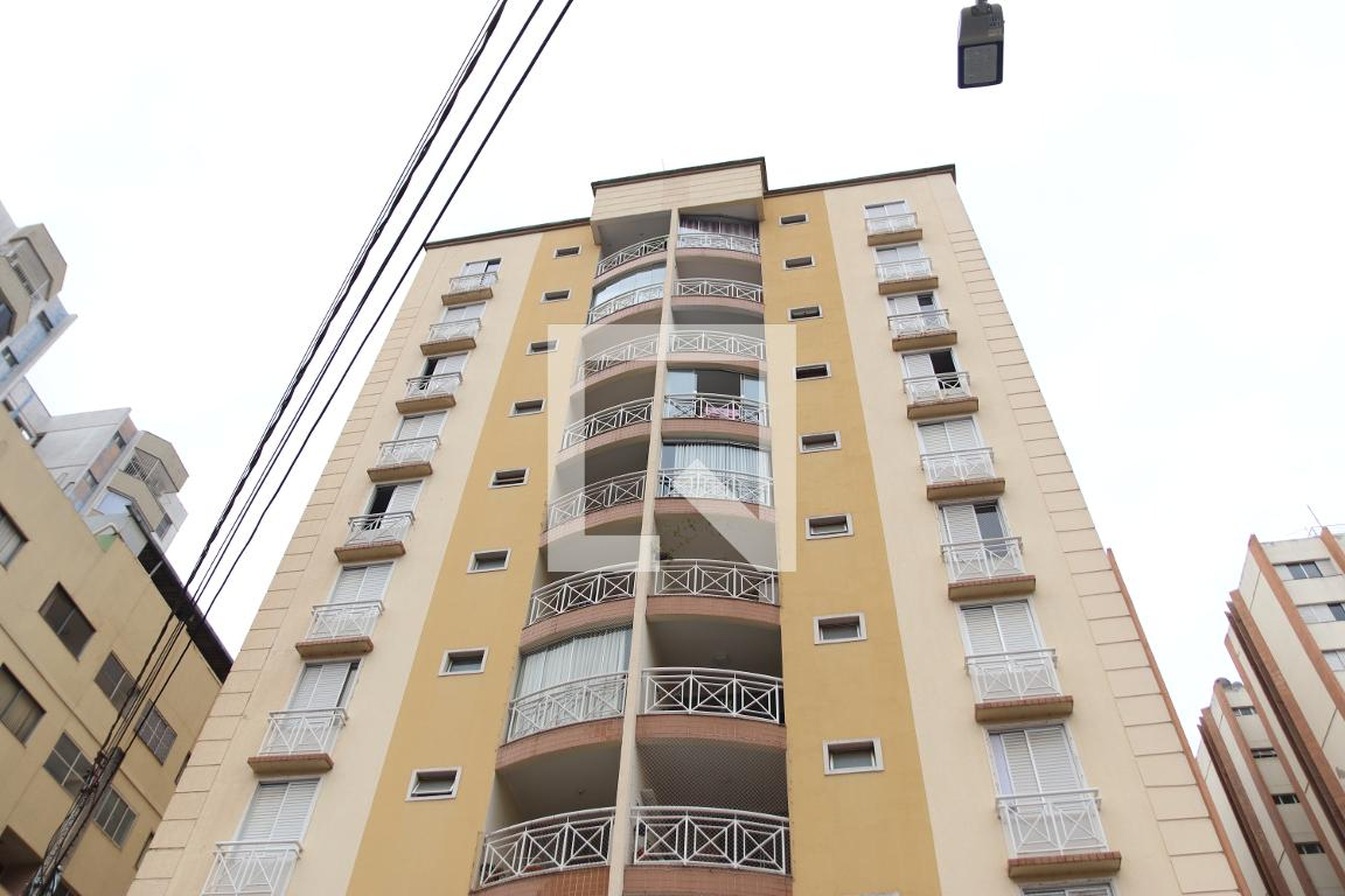 Fachada Condomínio em Rua 21, 415