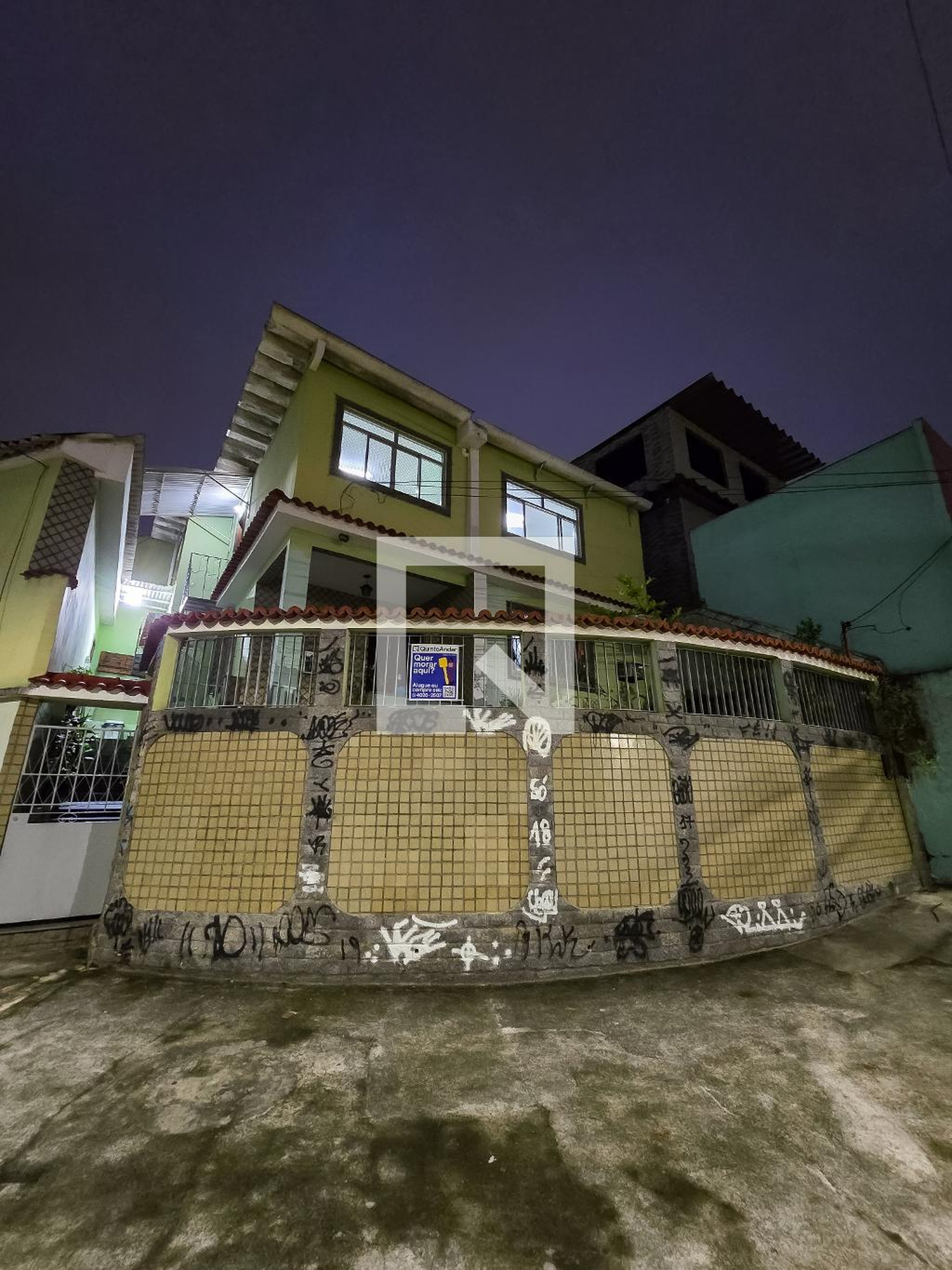 Fachada Condomínio em Rua Belmira, 1