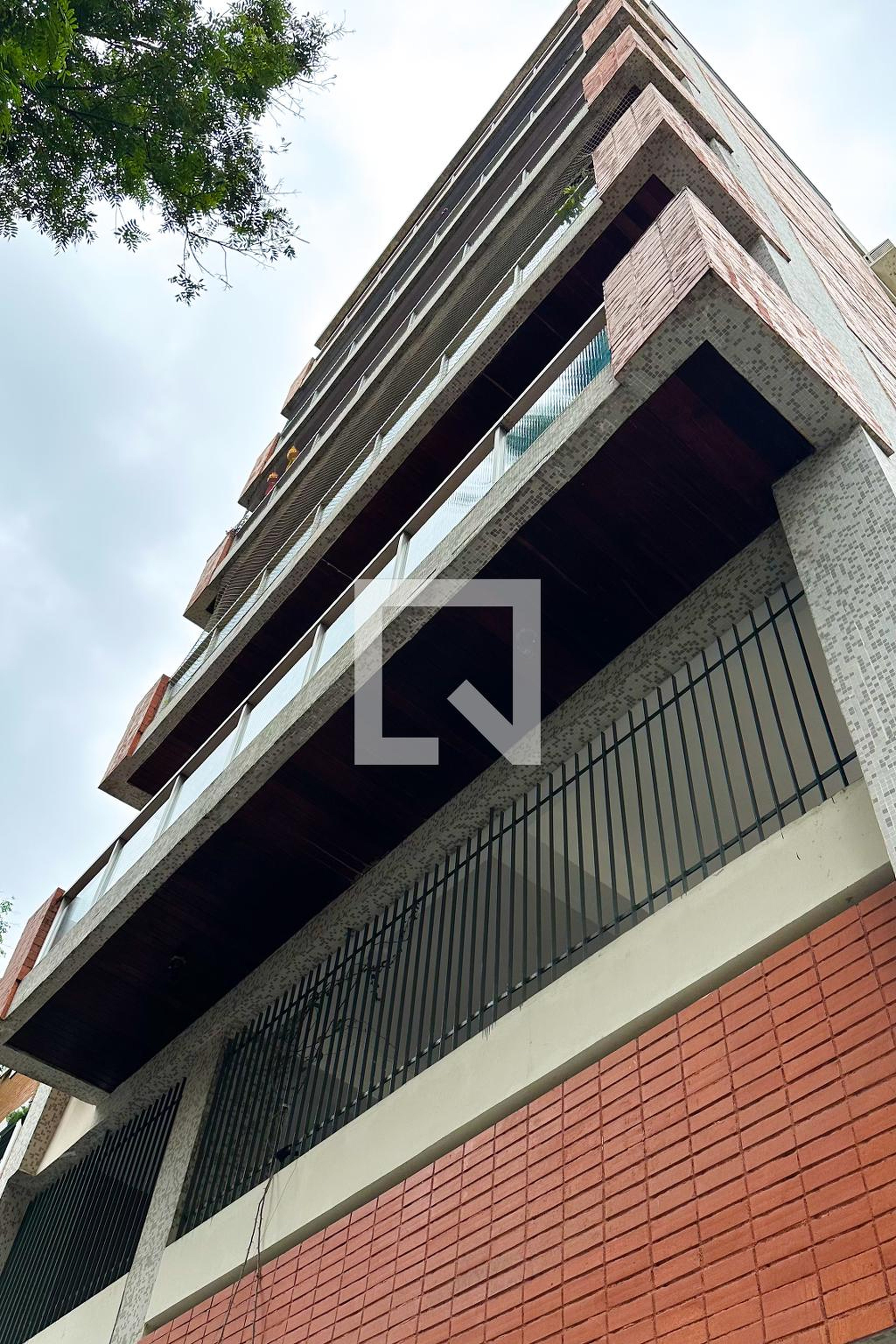 Fachada Condomínio em Rua Maria Angélica, 326