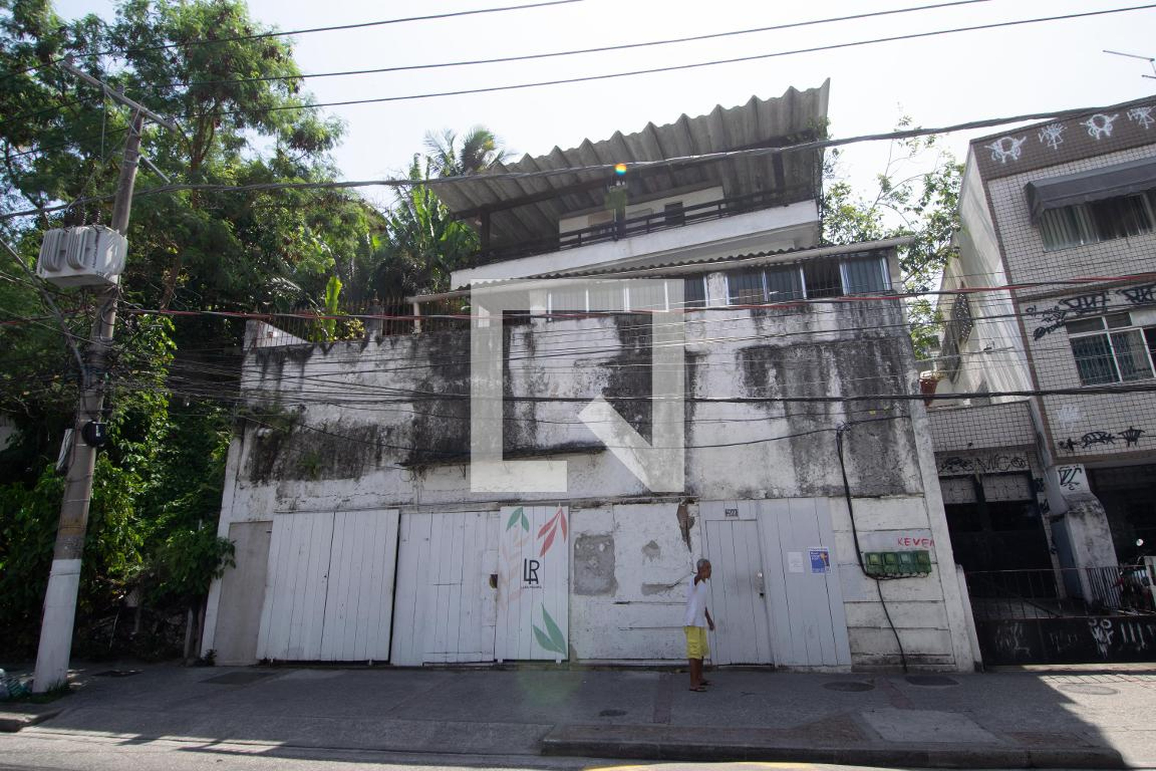 Fachada Condomínio em Rua Tenente Cleto Campelo, 299
