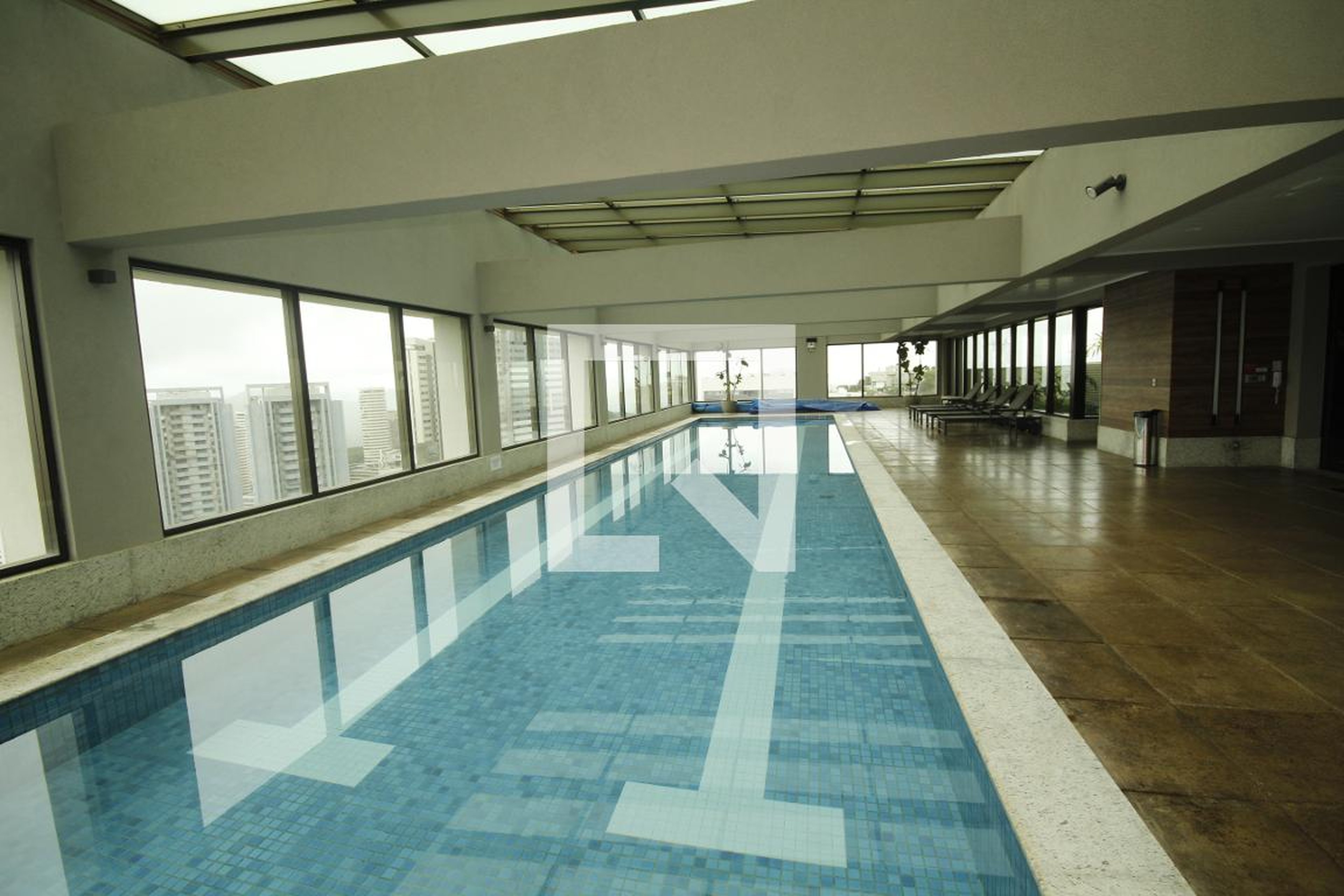 Piscina Coberta - Tribeca Square