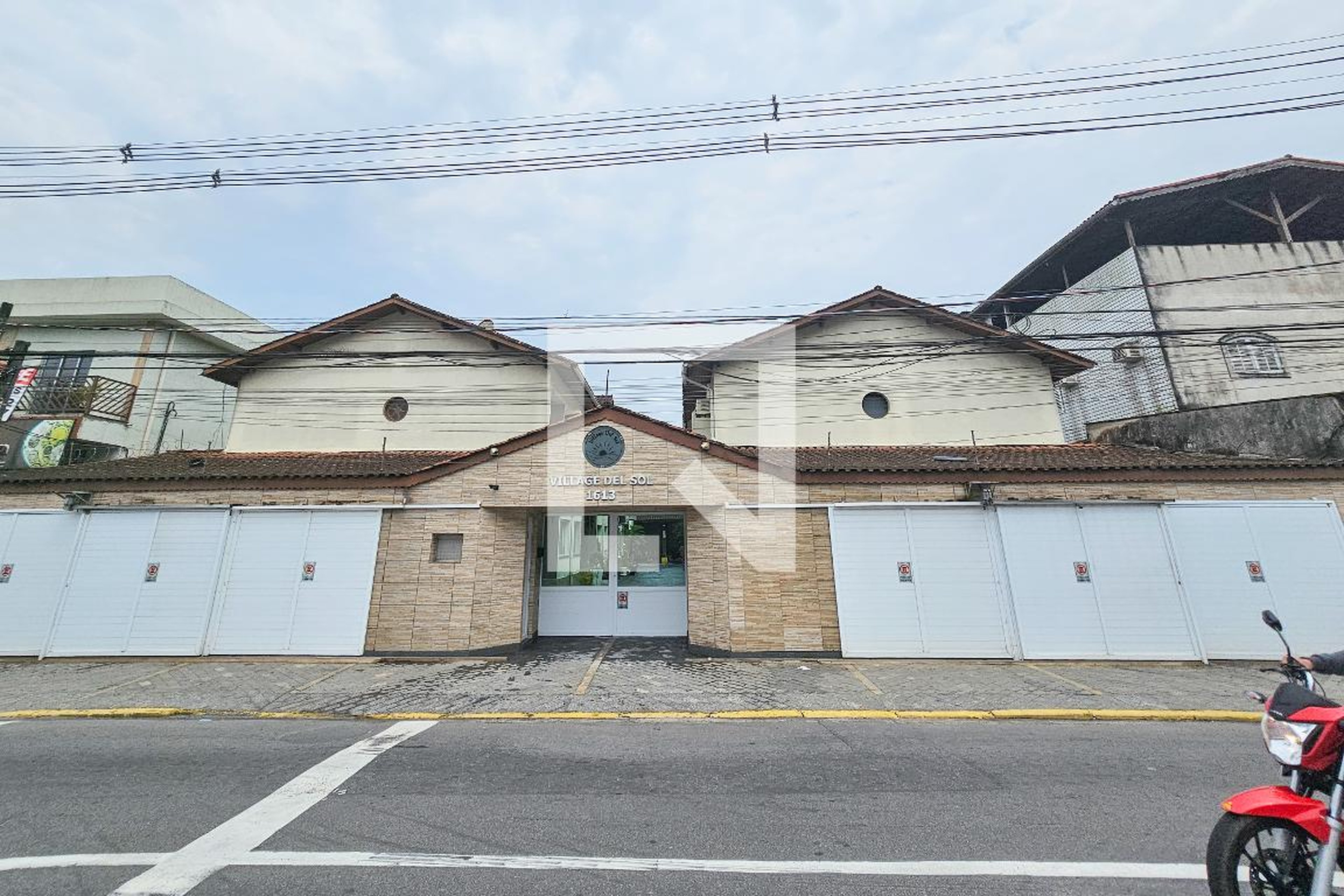 Fachada Condomínio em Avenida dos Caiçaras, 1613