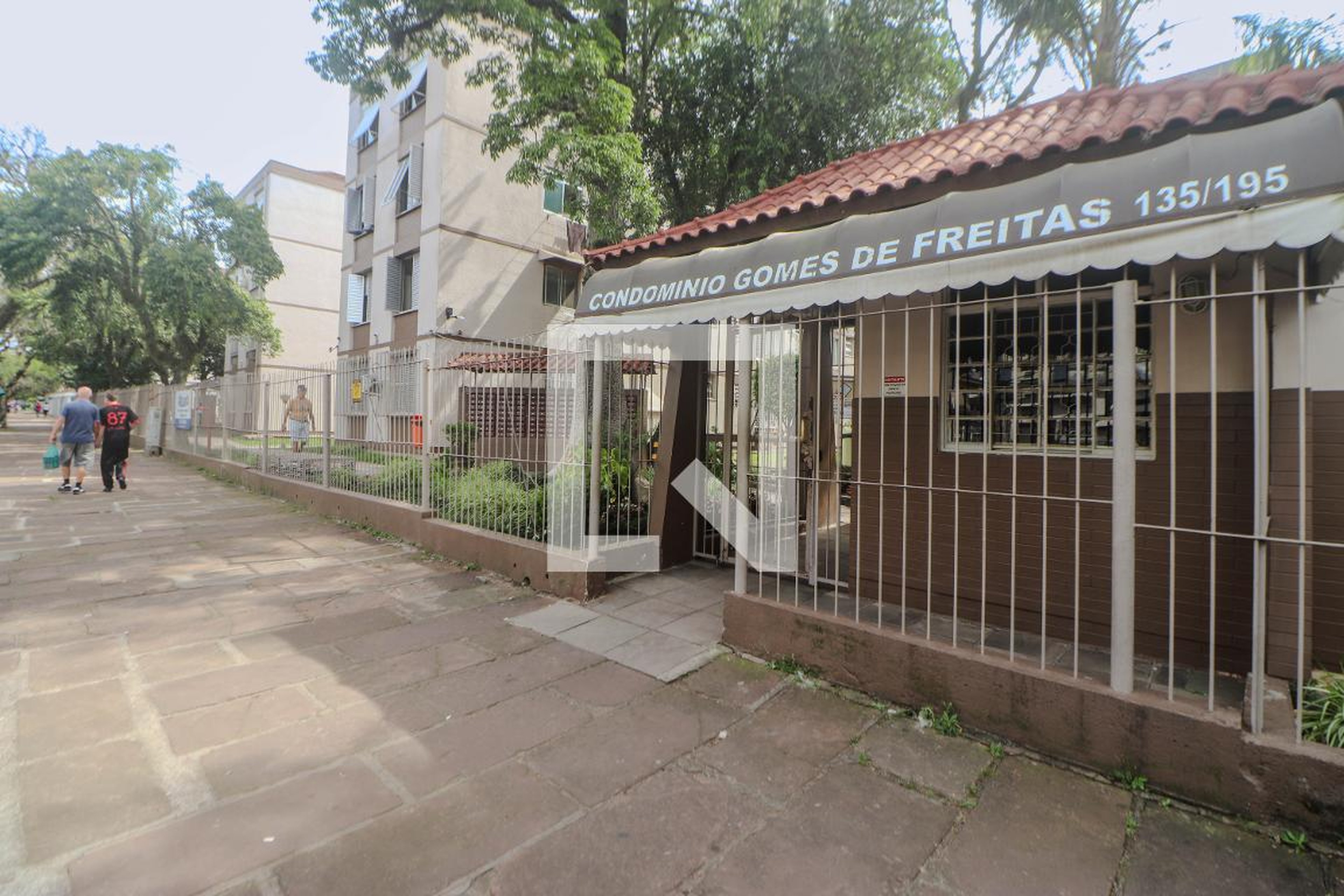 Fachada Condomínio em Rua Gomes de Freitas, 195