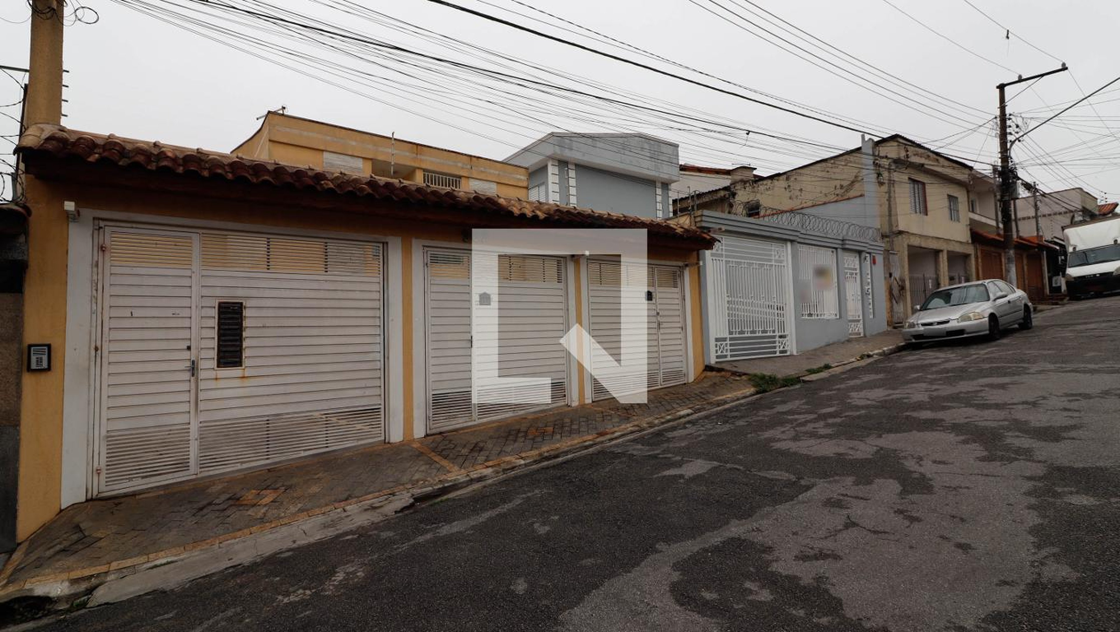 Fachada Condomínio em Rua André Natale, 302
