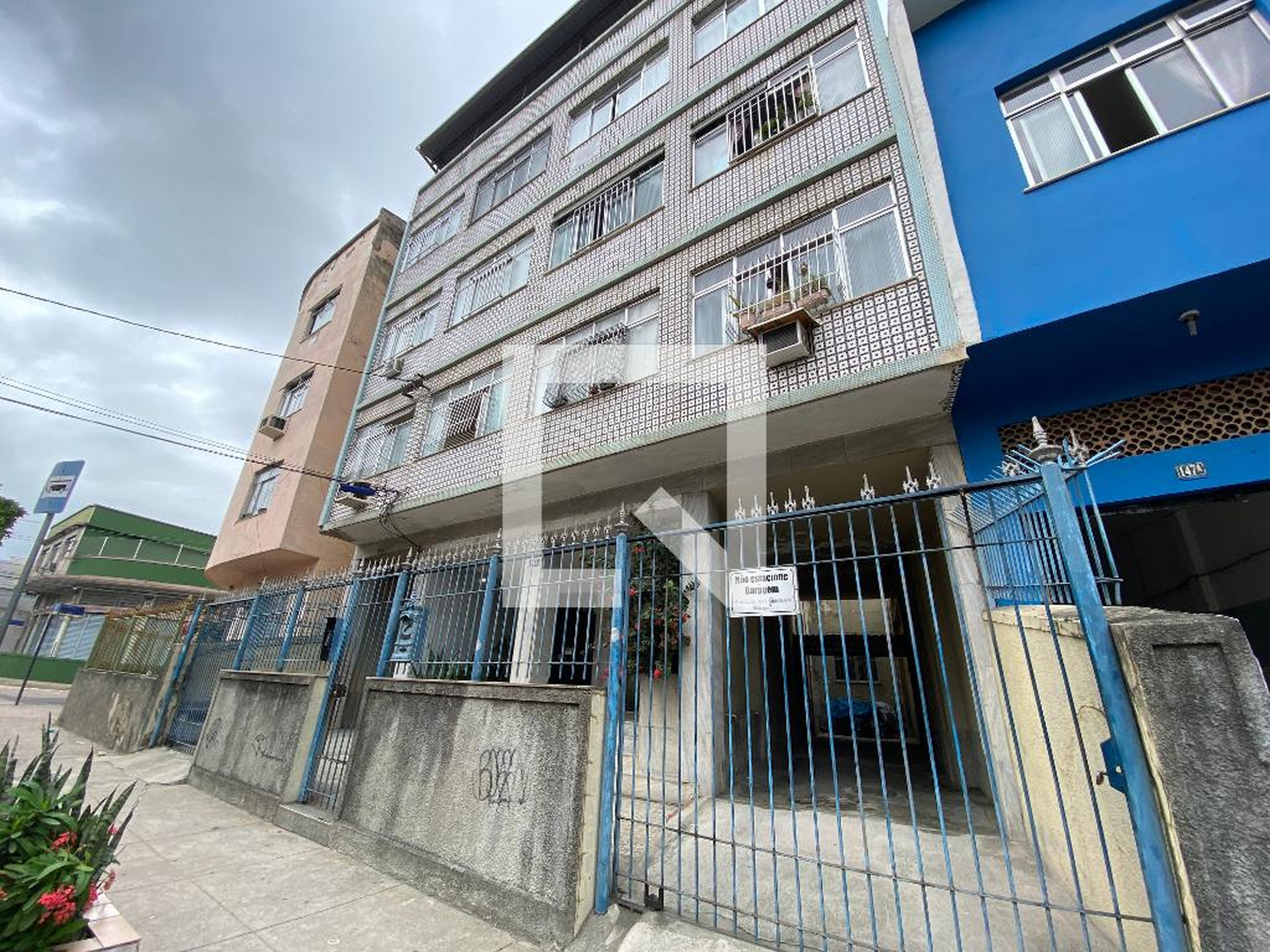 Fachada do Prédio Condomínio em Rua Santa Mariana, 143