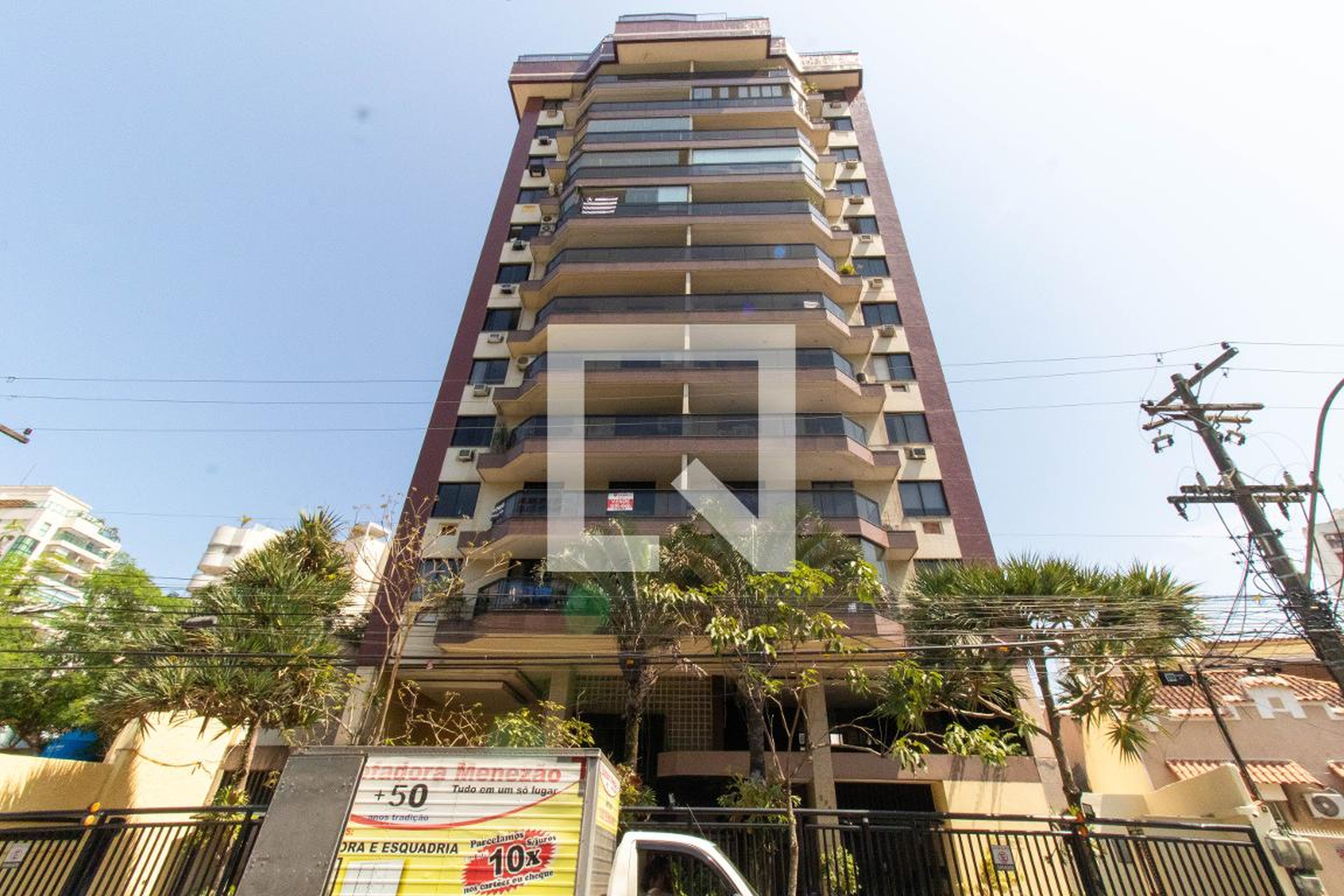 Fachada Condomínio Residence Bretagne