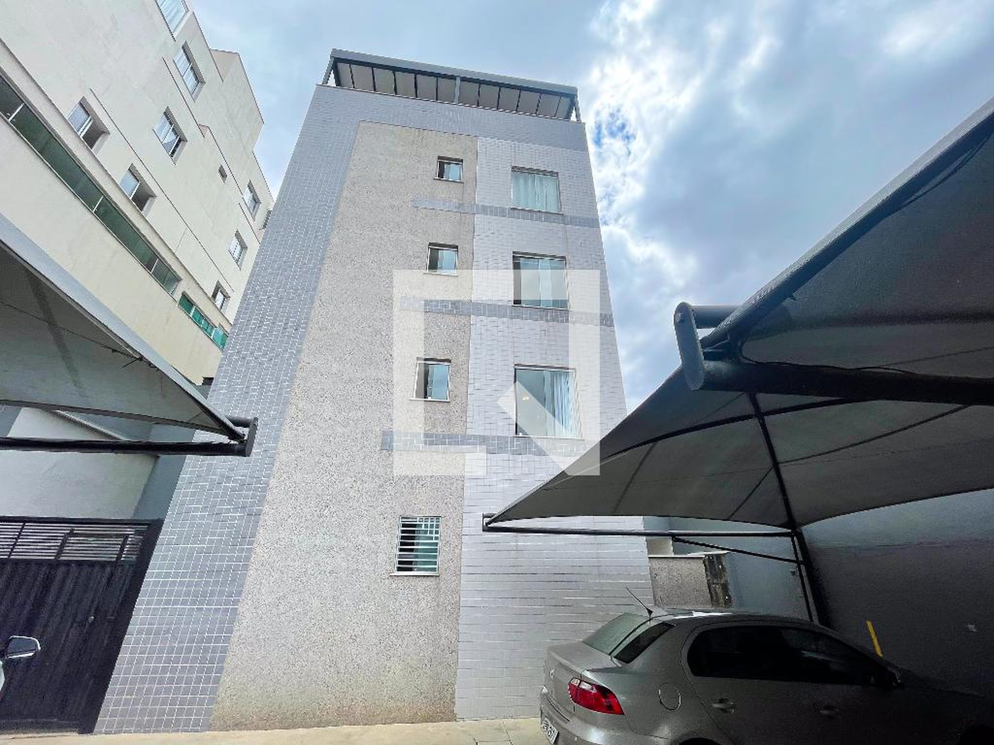 Fachada Condomínio em Rua Cruzeiro do Sul, 744