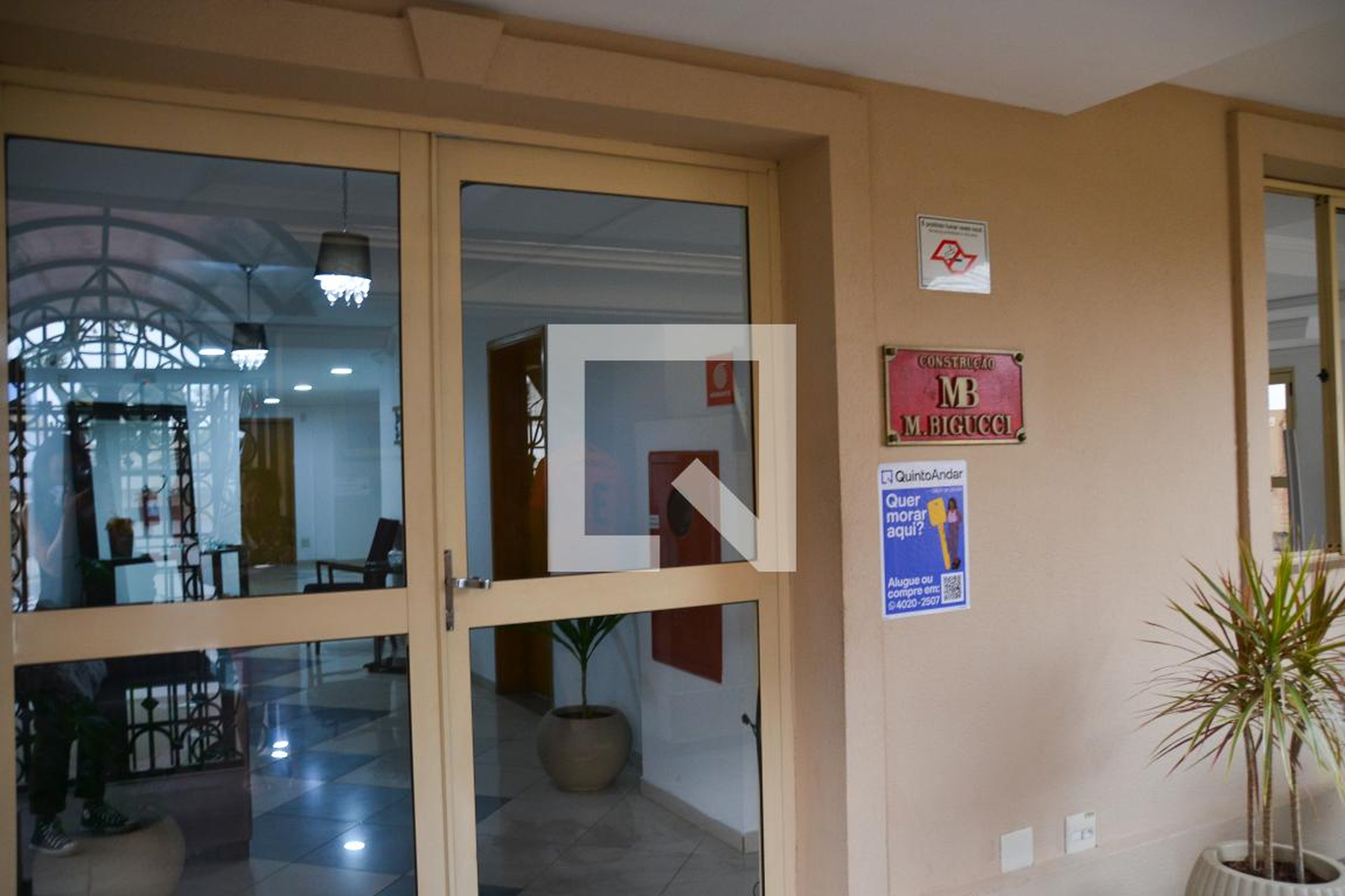 Fachada Condomínio em Rua Duque d'Abruzzo, 238