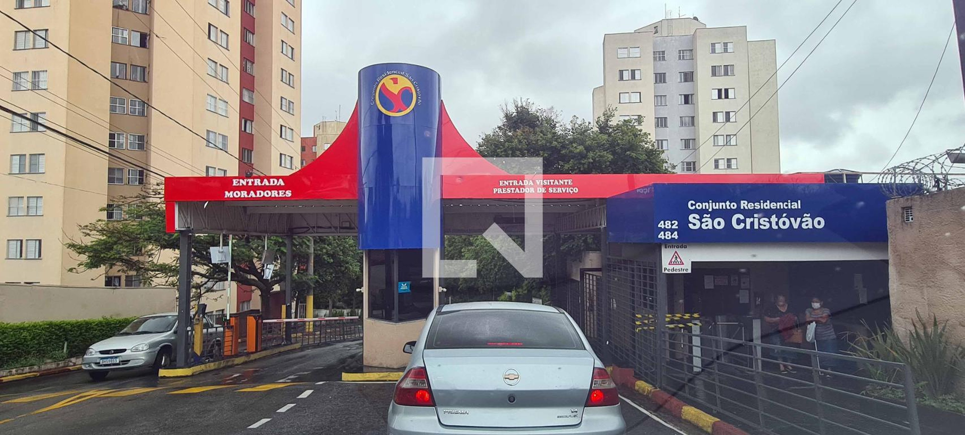 Fachada do Condomínio Condomínio São Cristovão