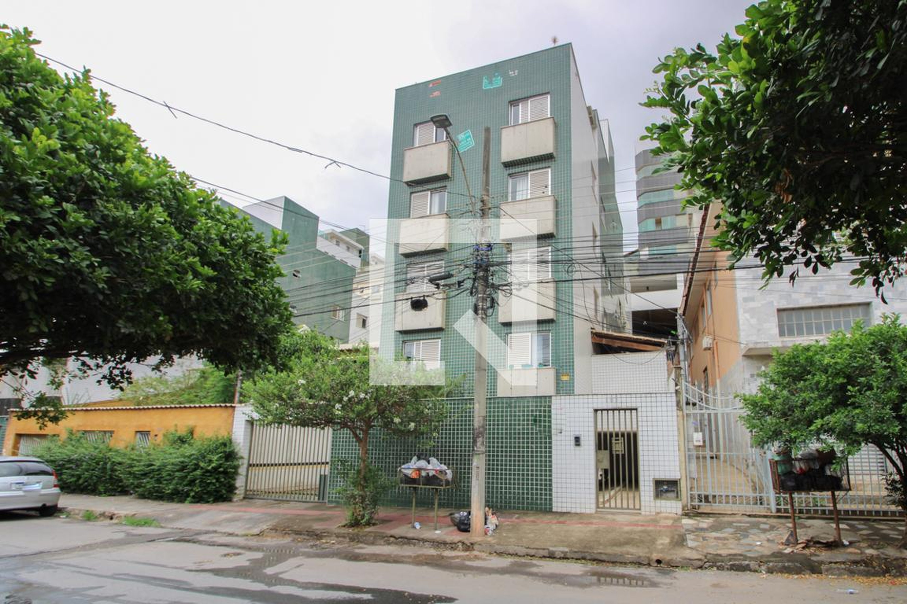 Fachada Condomínio em Rua Hilda de Carvalho Garzon, 151