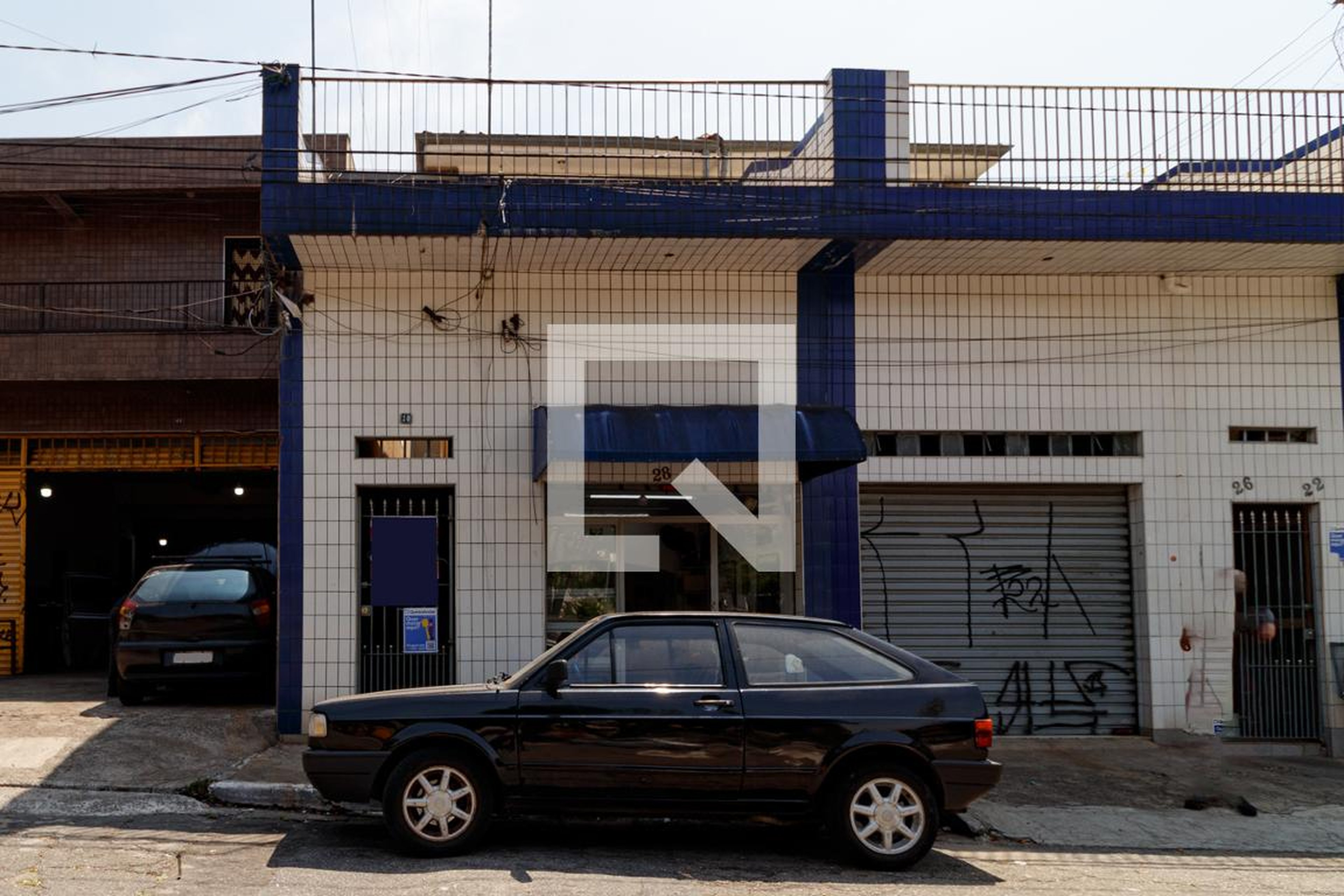 Fachada Condomínio em Rua Dona Albertina Domingos, 30