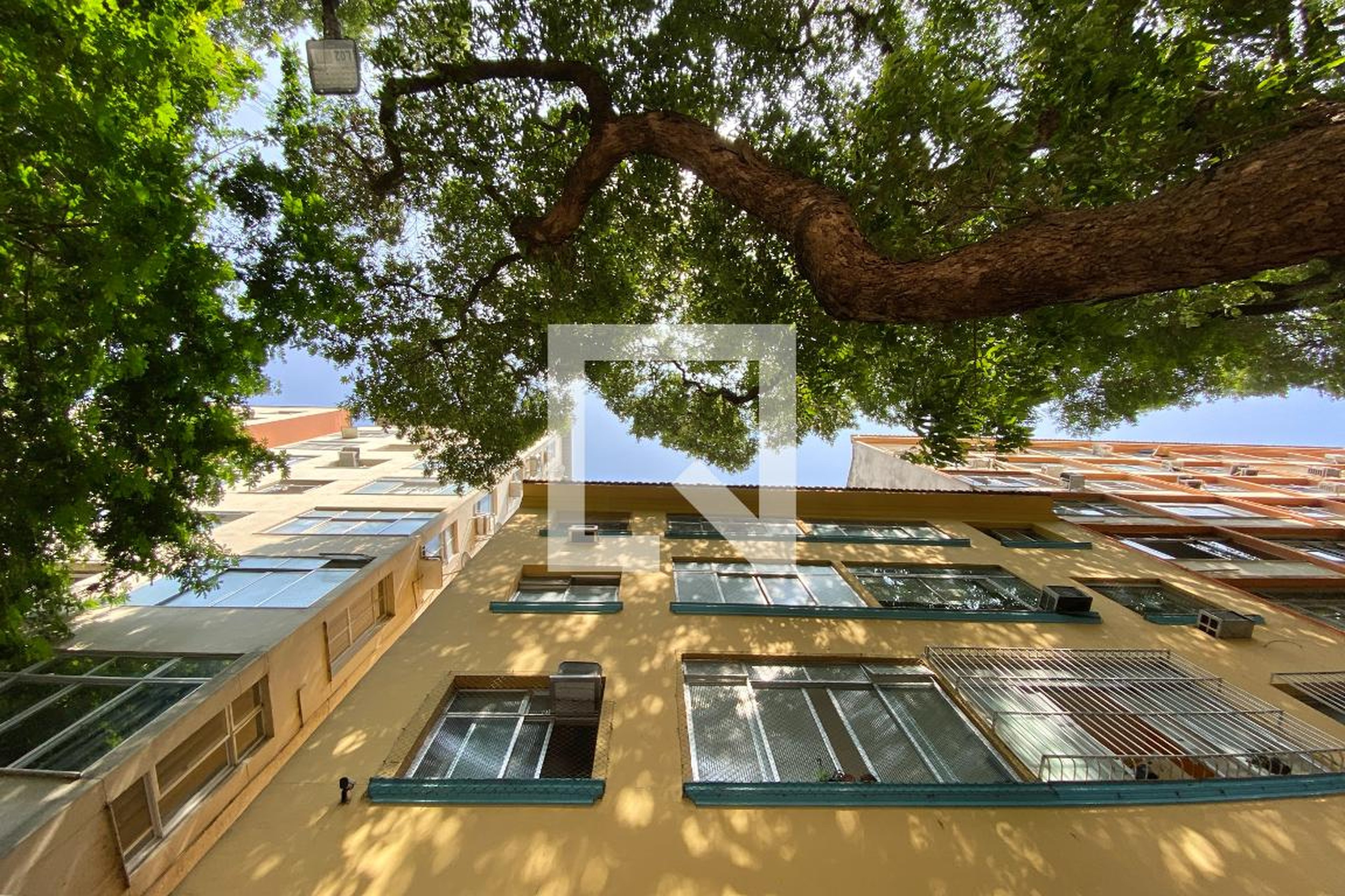 Fachada Condomínio em Avenida Nossa Senhora de Fátima, 56