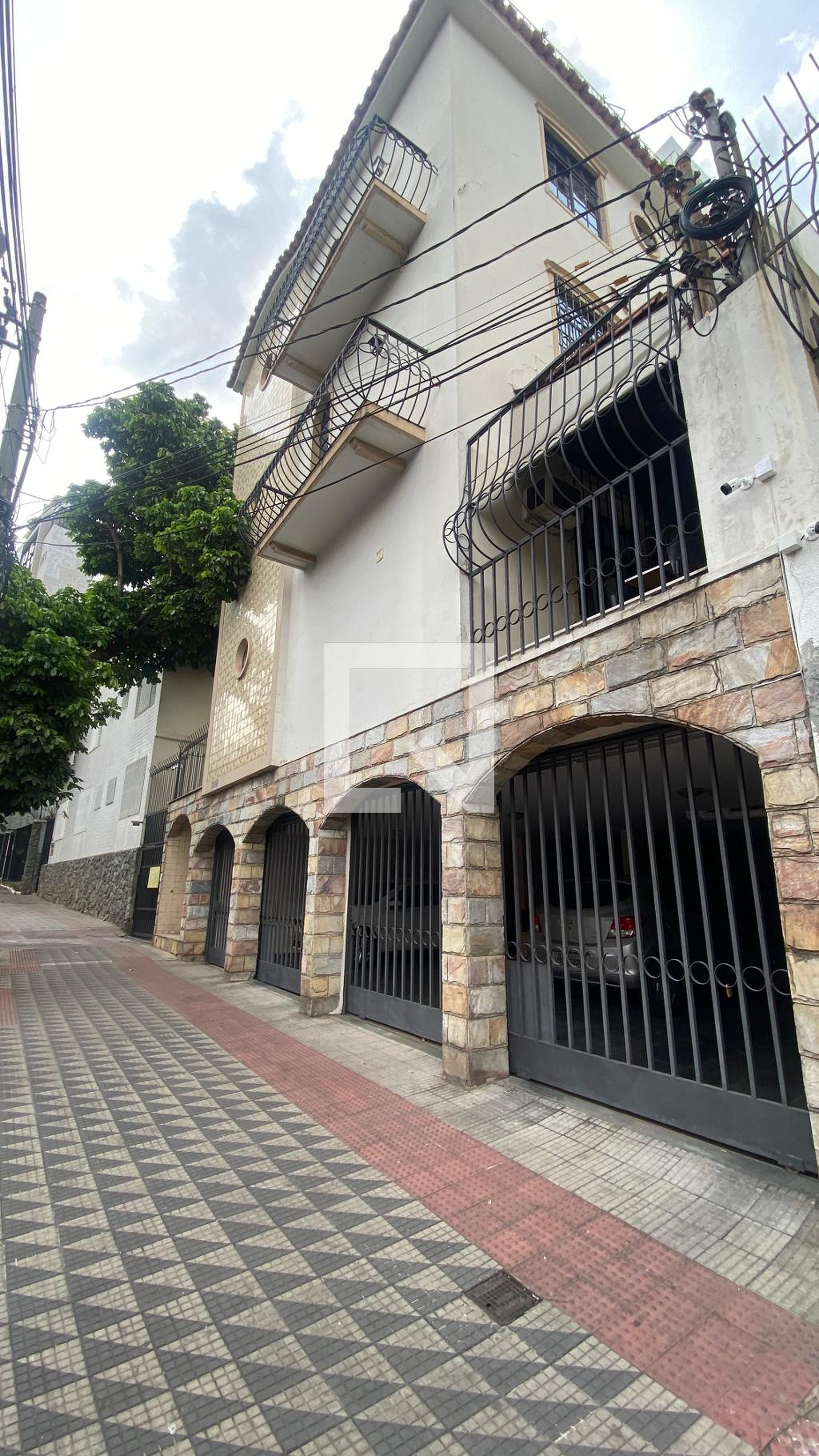 Fachada do Prédio Condomínio em Rua Guaicuí, 308