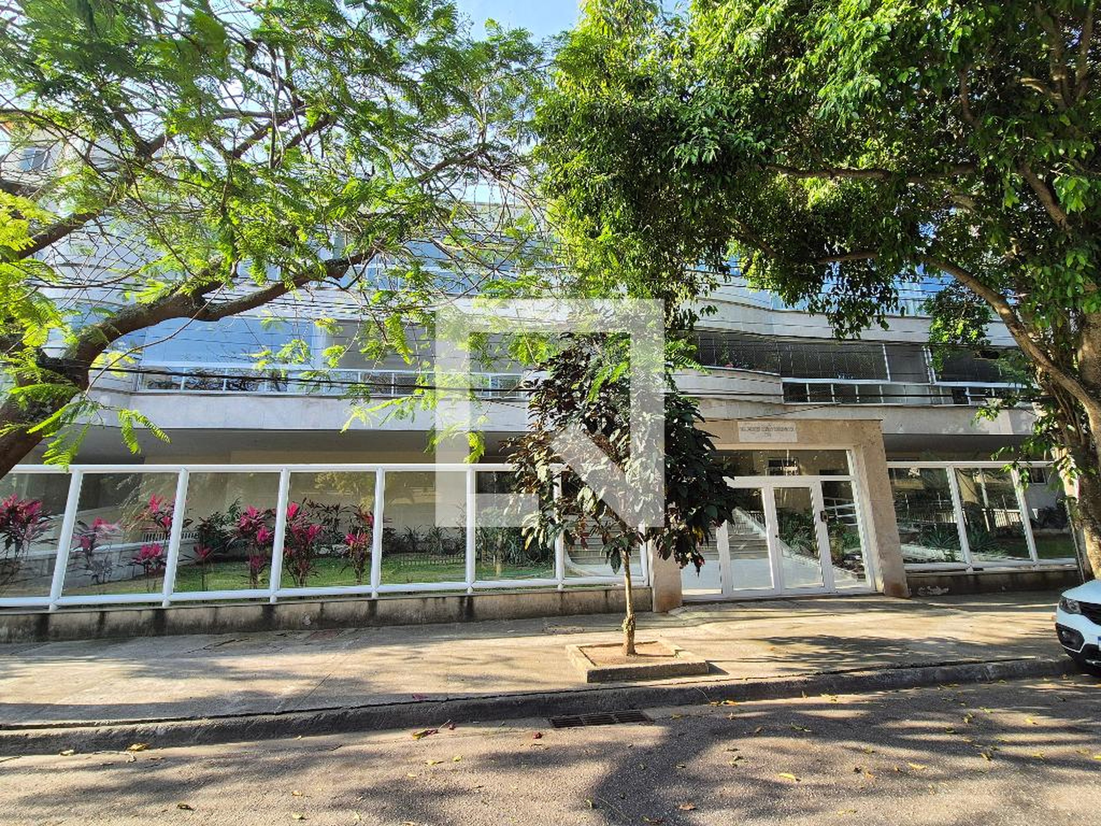 Fachada Condomínio em Rua José Américo de Almeida, 122