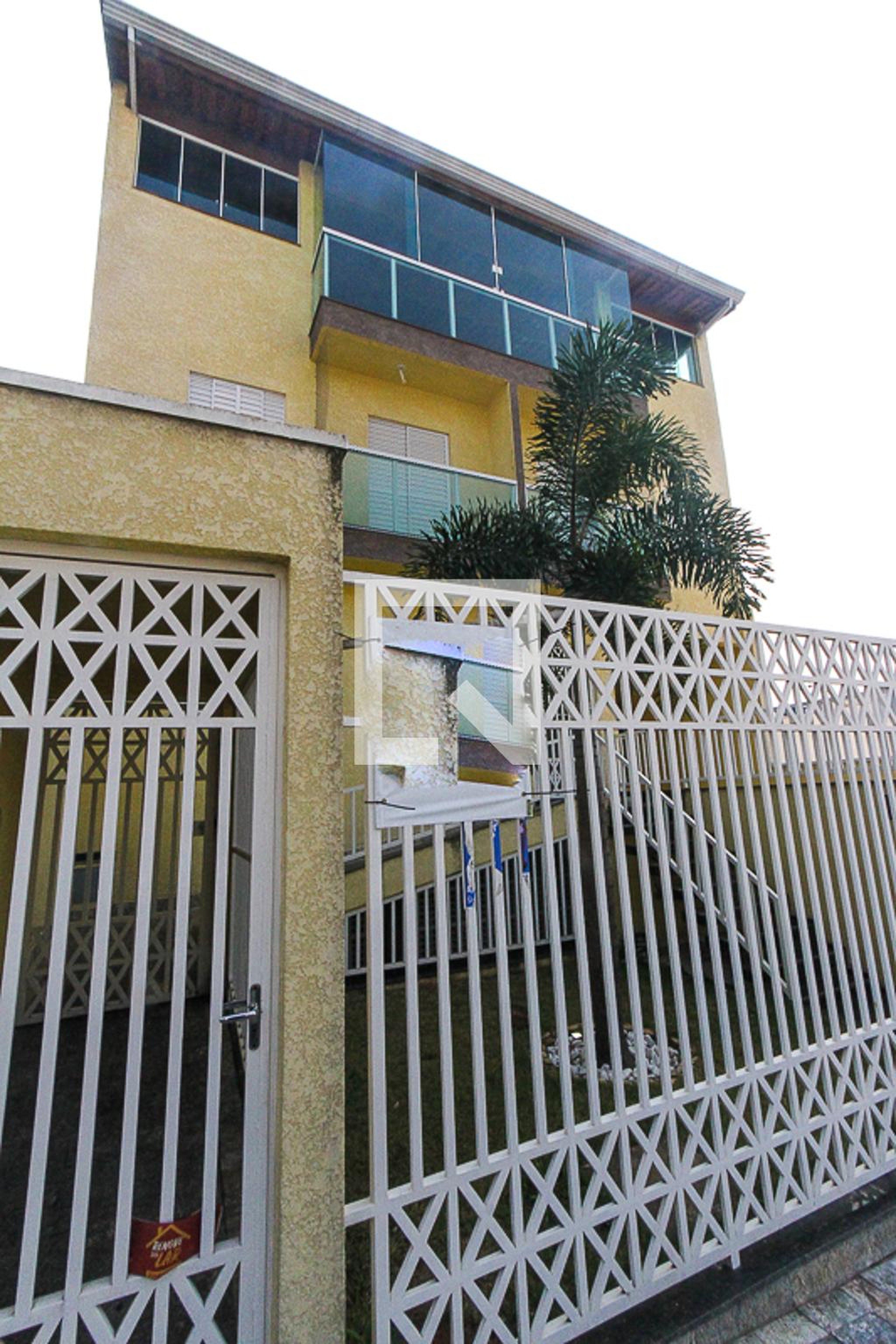 Fachada Condomínio em Rua Bento do Amaral da Silva, 274