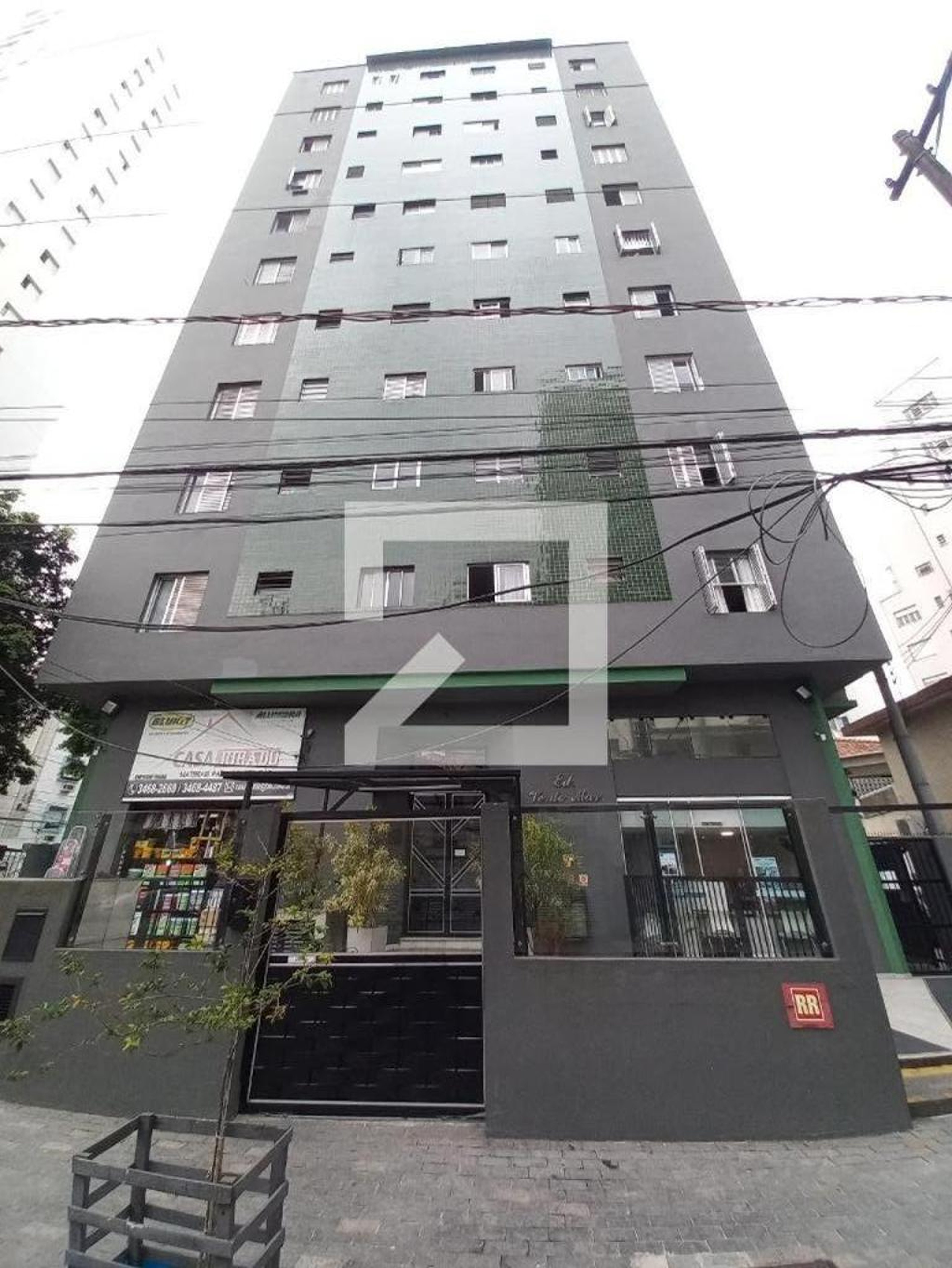 Fachada do Prédio Condomínio em Rua Cândido Rodrigues, 64