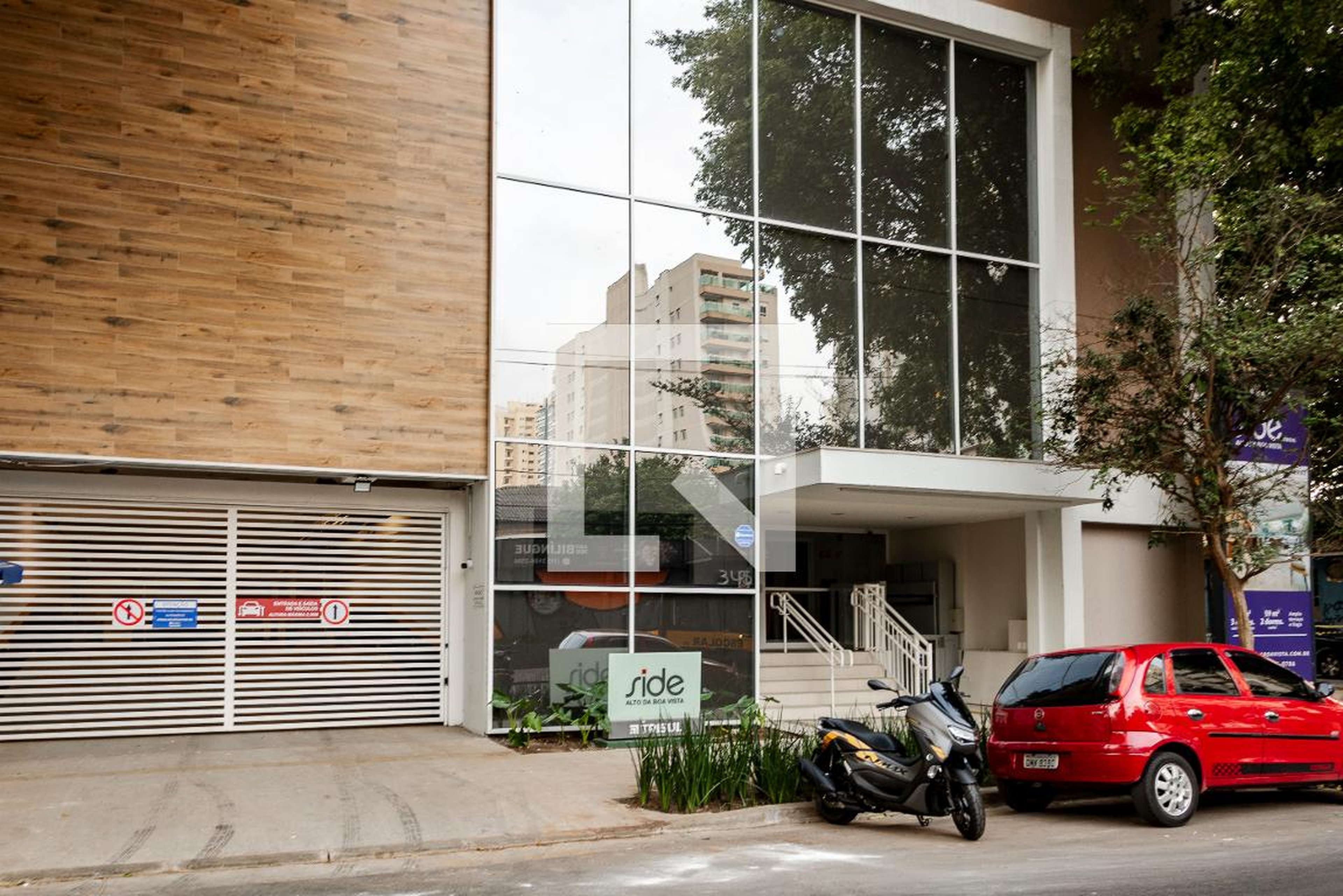 Fachada Condomínio em Rua Coronel Luís Barroso, 55