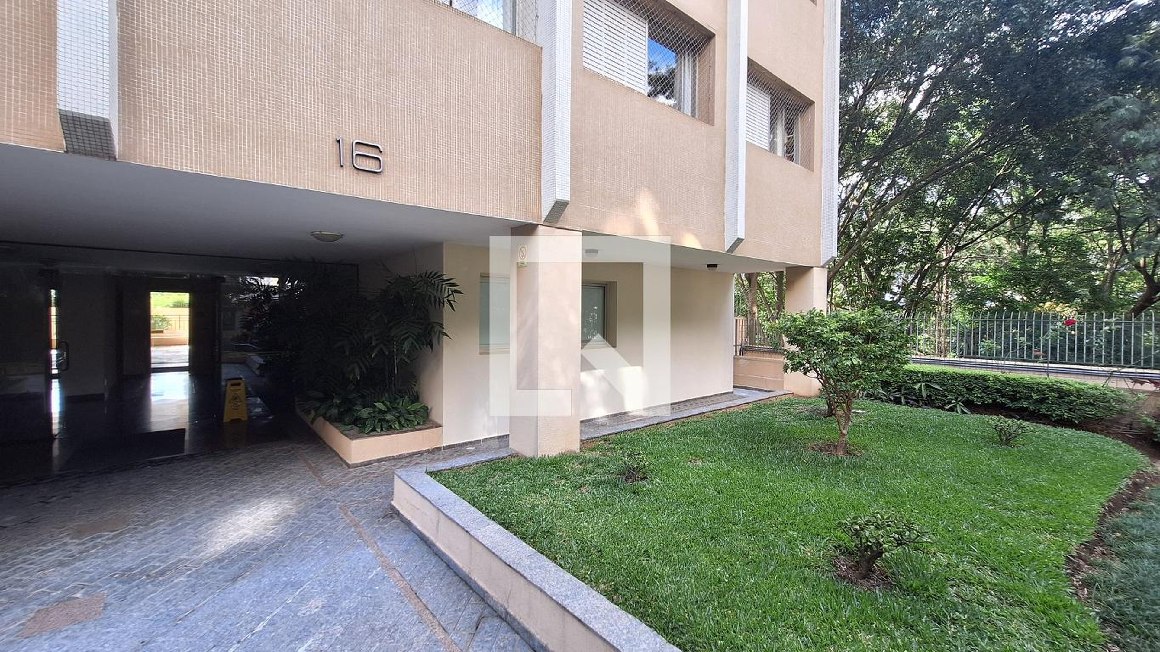 Área comum - Adelino Gaspar