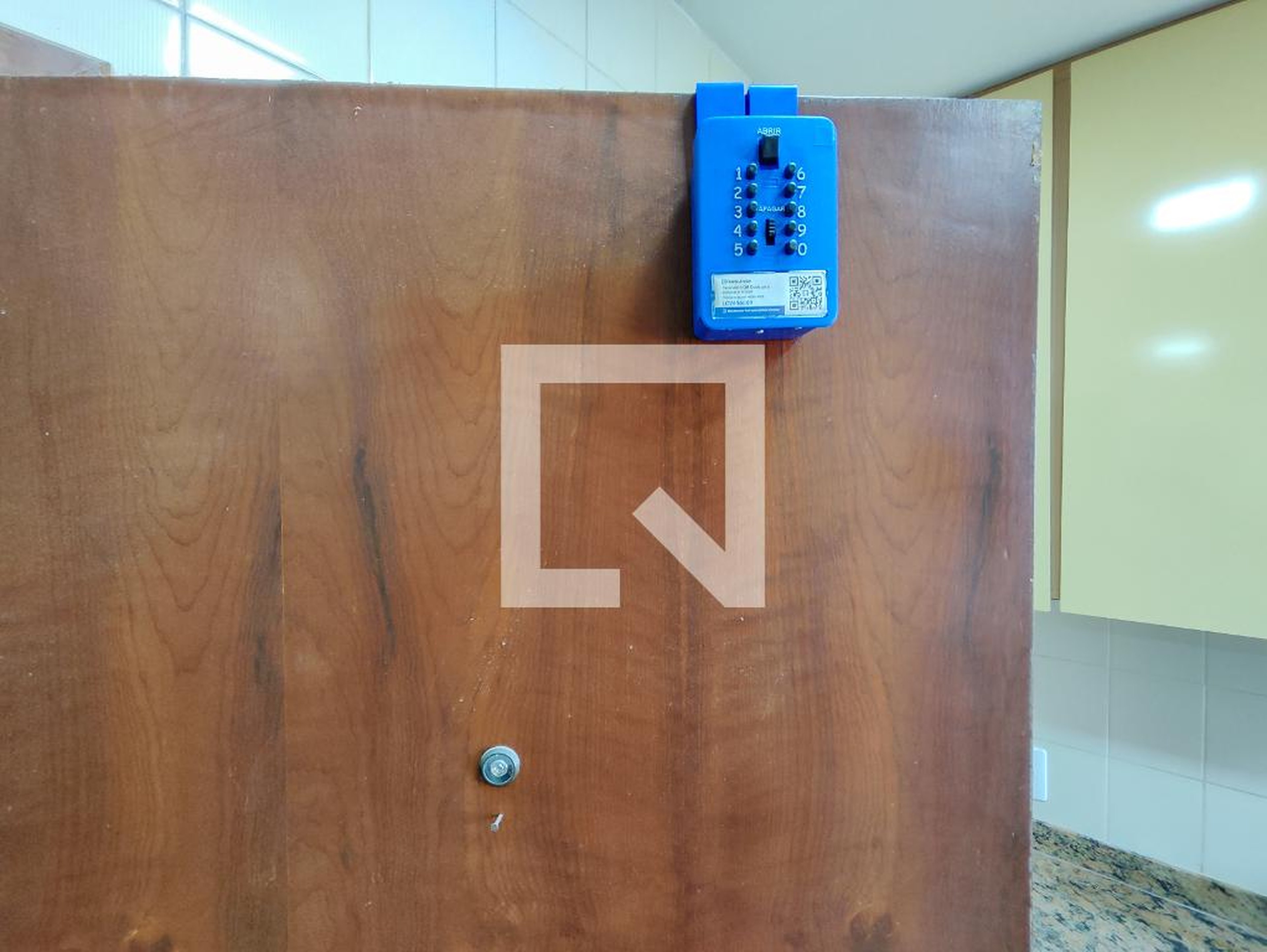 Entrada Condomínio em Rua Dezoito de Outubro, 358