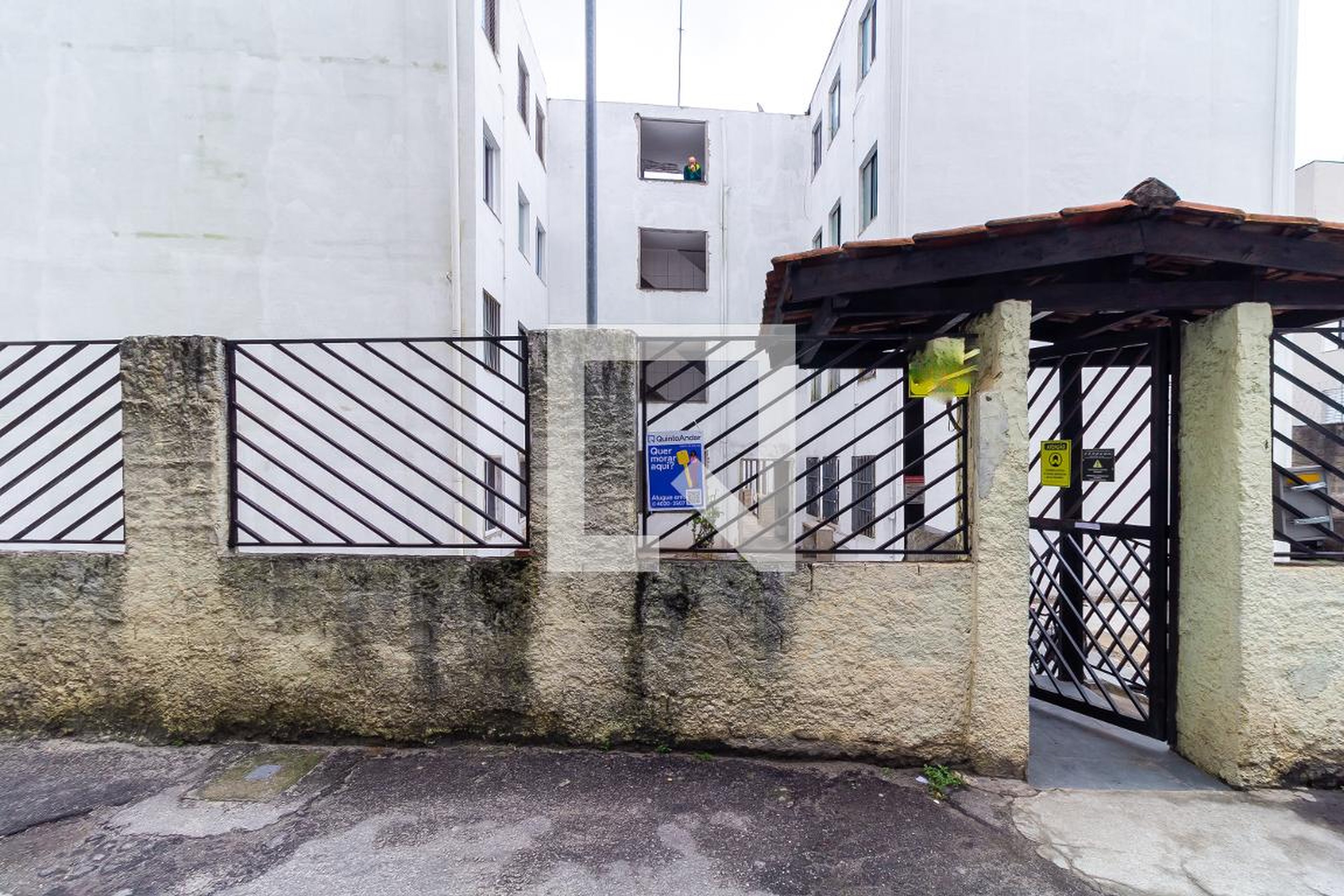 Fachada Condomínio em Rua Rio Duas Barras, 70