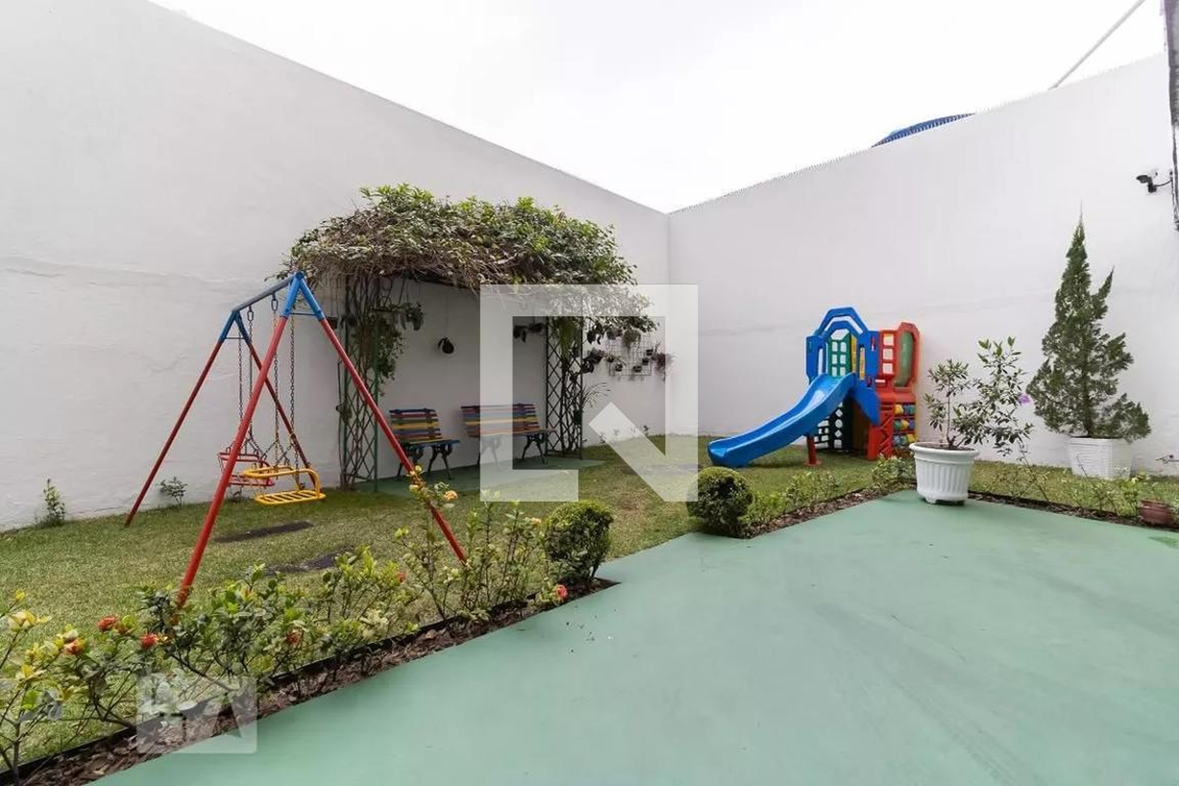 Playground - Clara II