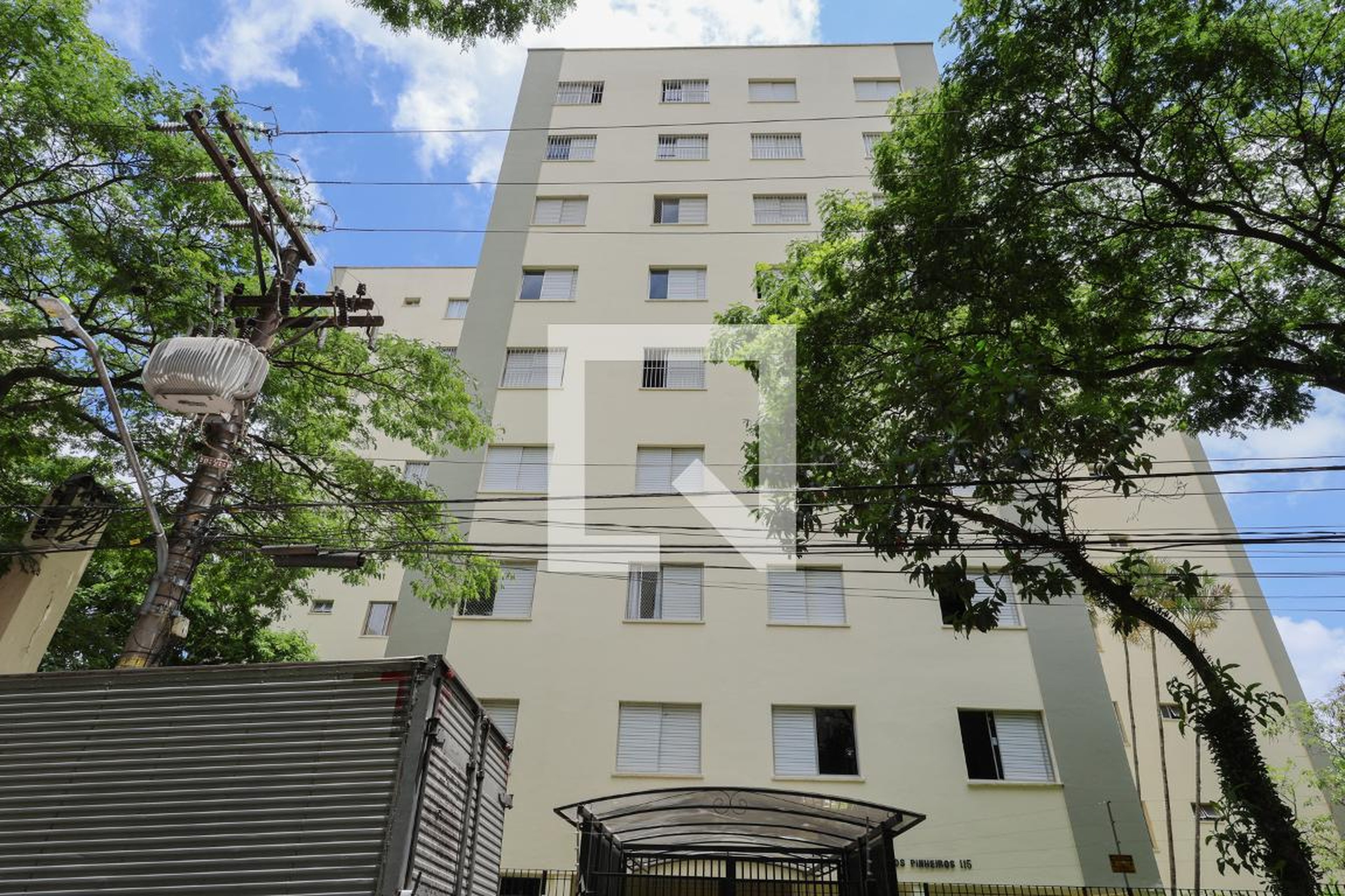 Fachada do prédio Edifício dos Pinheiros