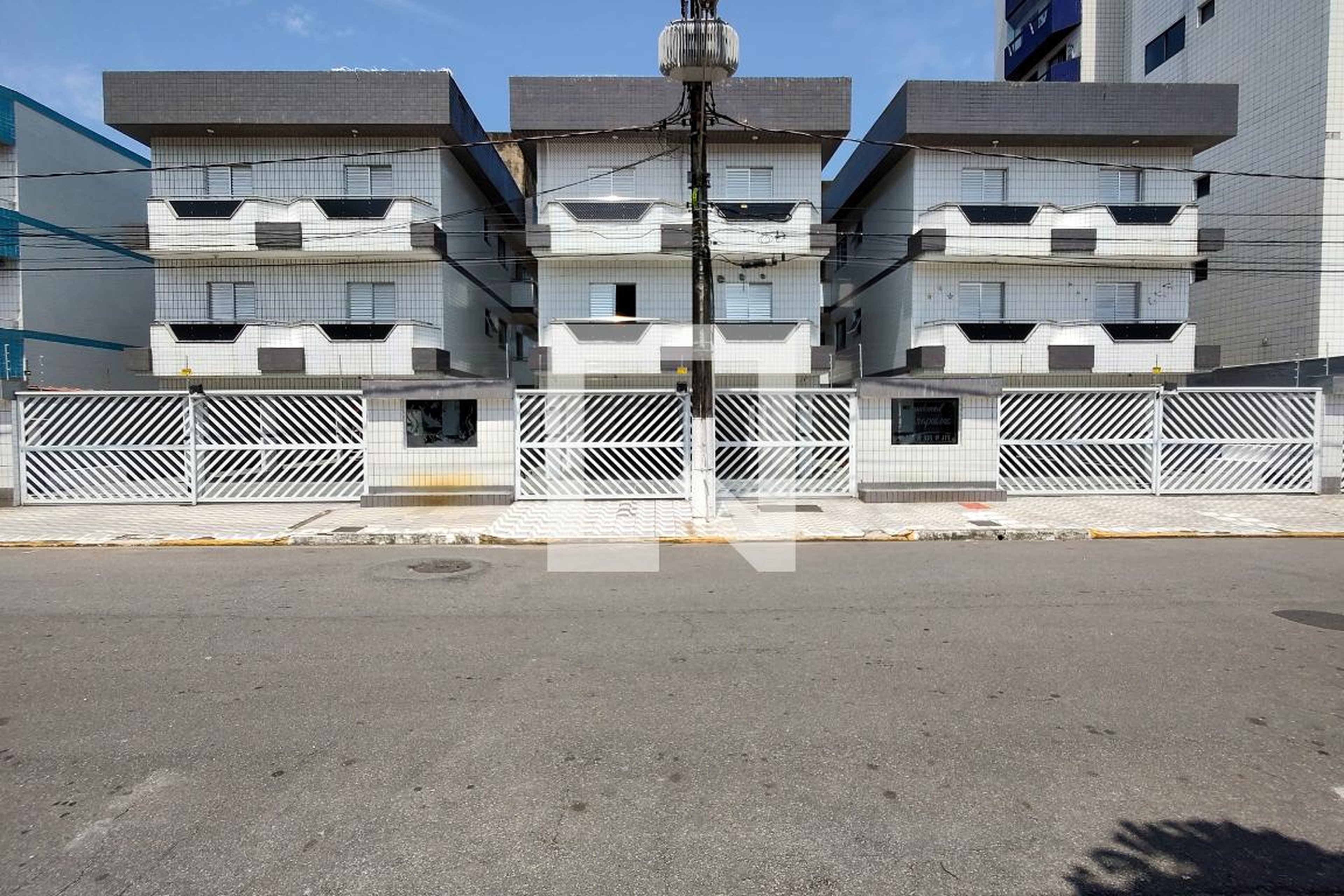 Fachada do Prédio Condomínio Guarapuana