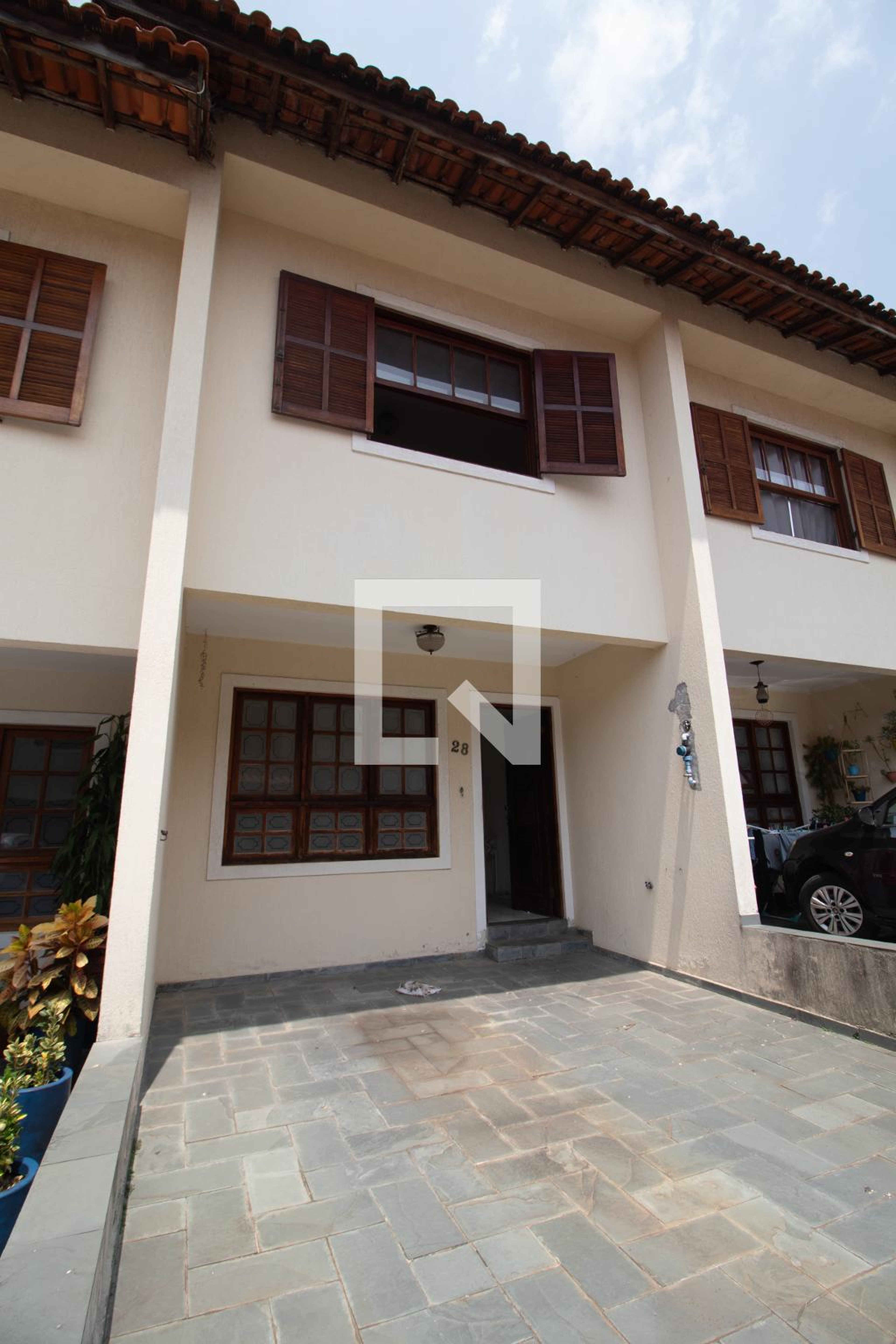 Fachada Condomínio em Rua Dionísio de Sousa, 144