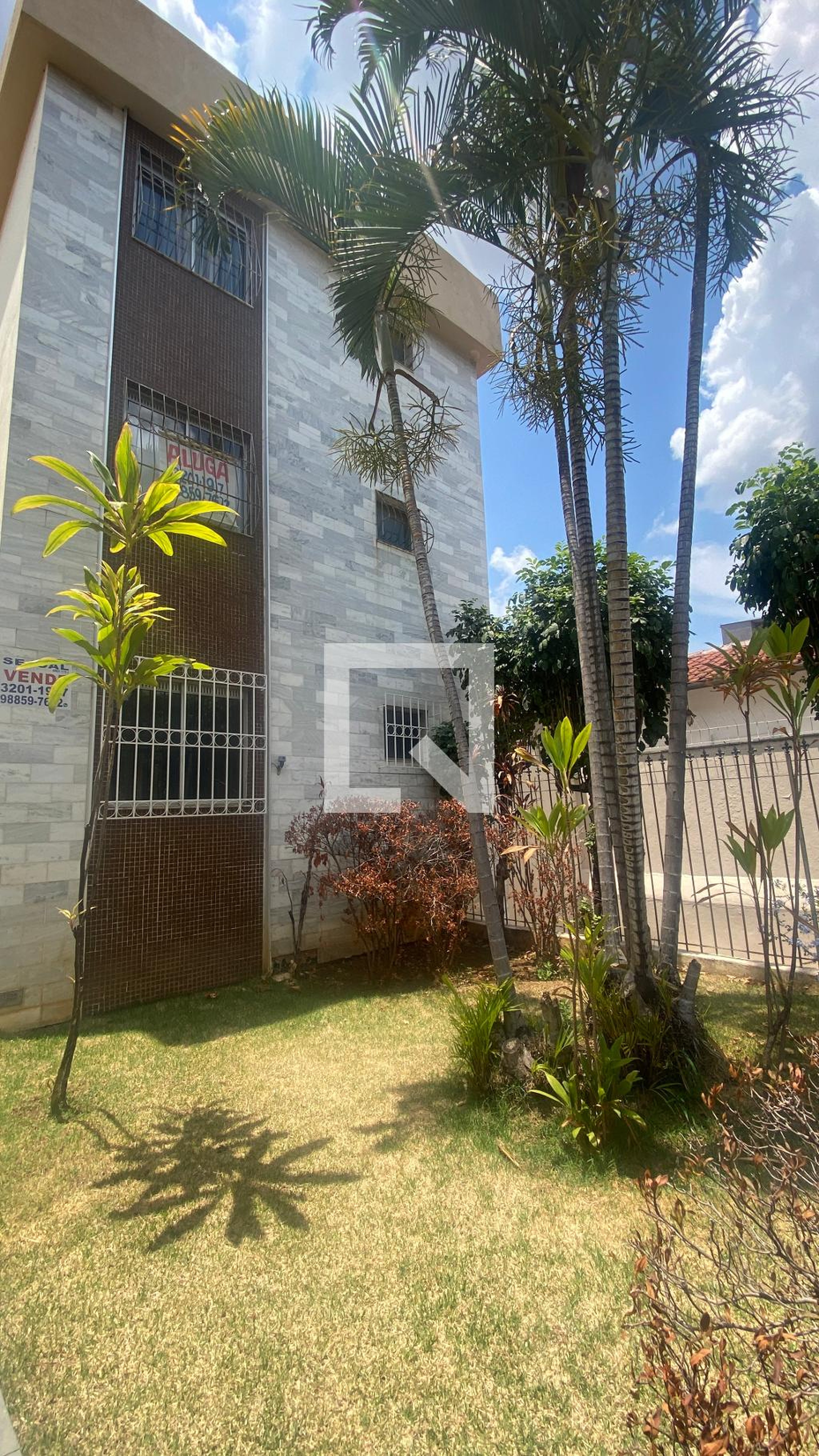 Fachada do Prédio Condomínio em Rua Lindolfo de Azevedo, 1001