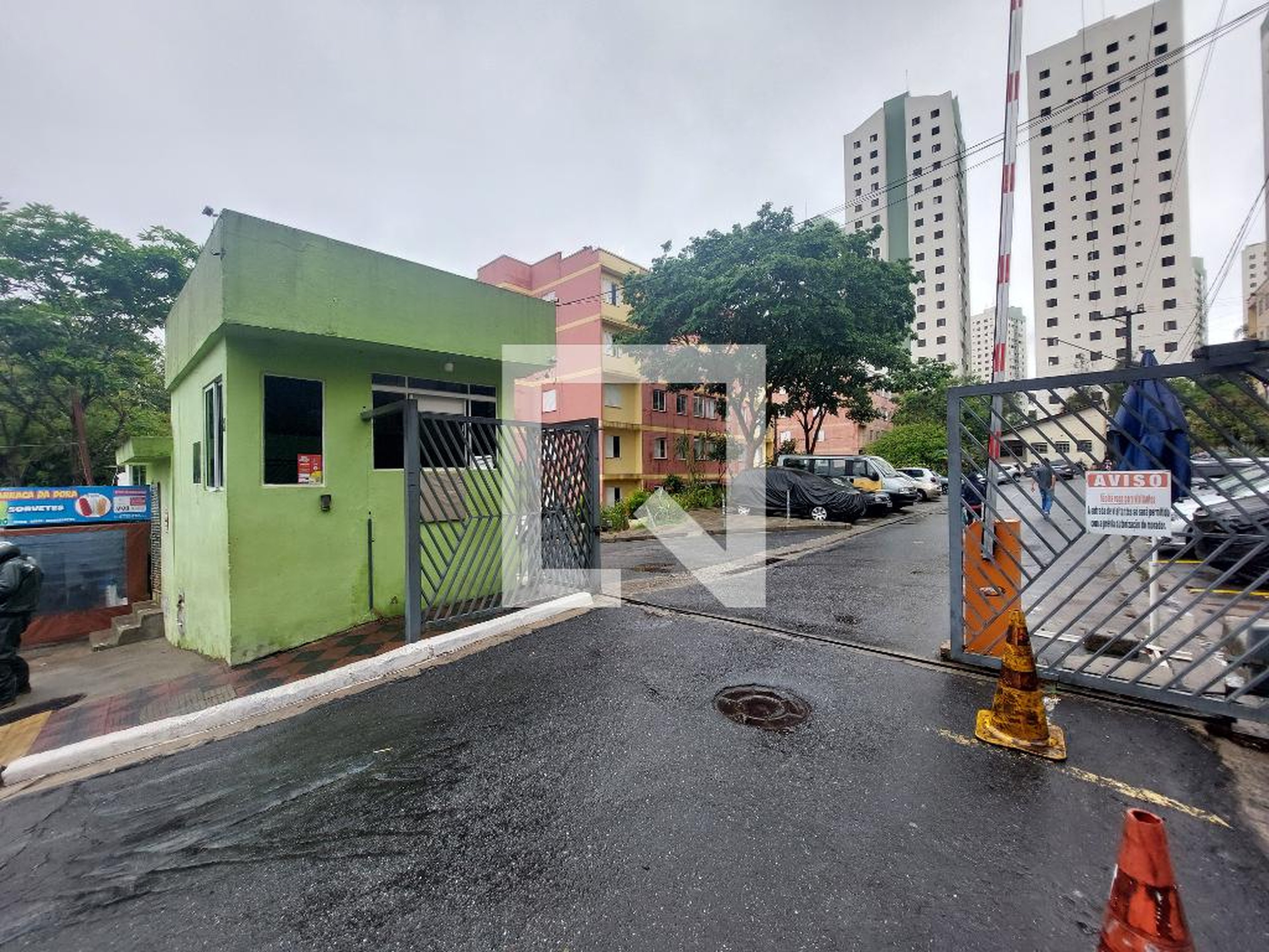 Portaria Condomínio em Avenida Guarapiranga, 31