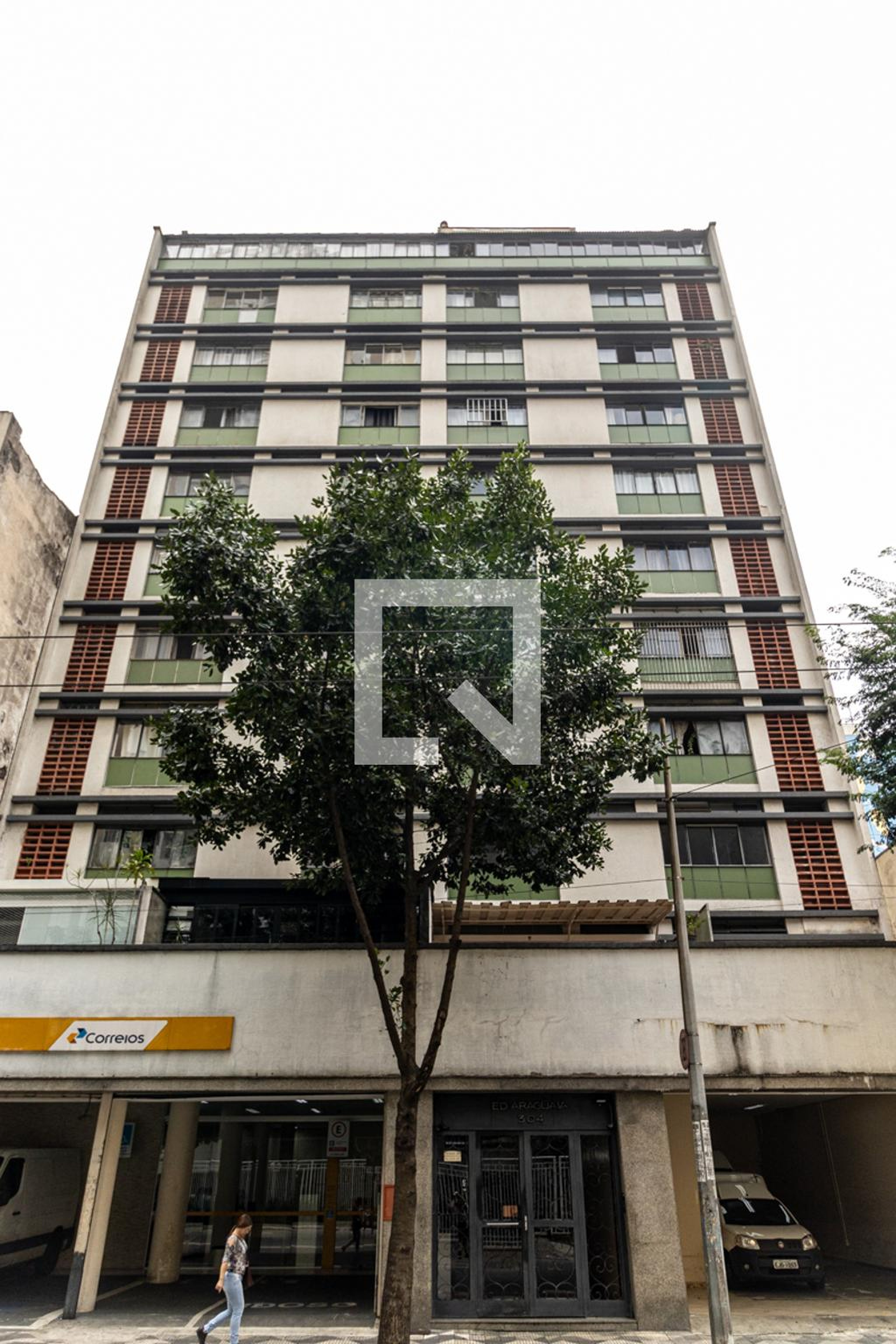 Fachada Condomínio em Rua Bento Freitas, 304